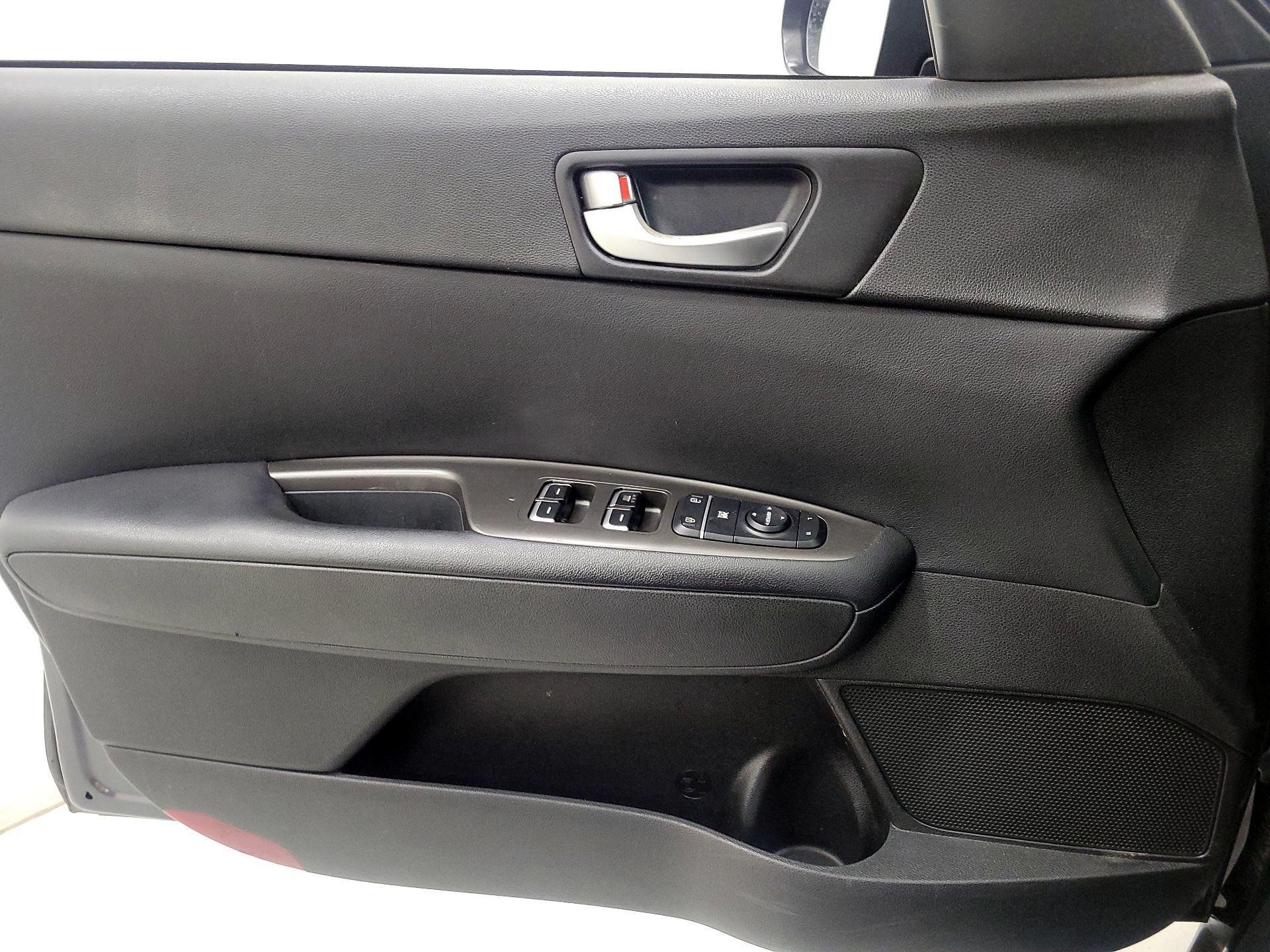 Thumbnail: 2019 Kia Optima - 12