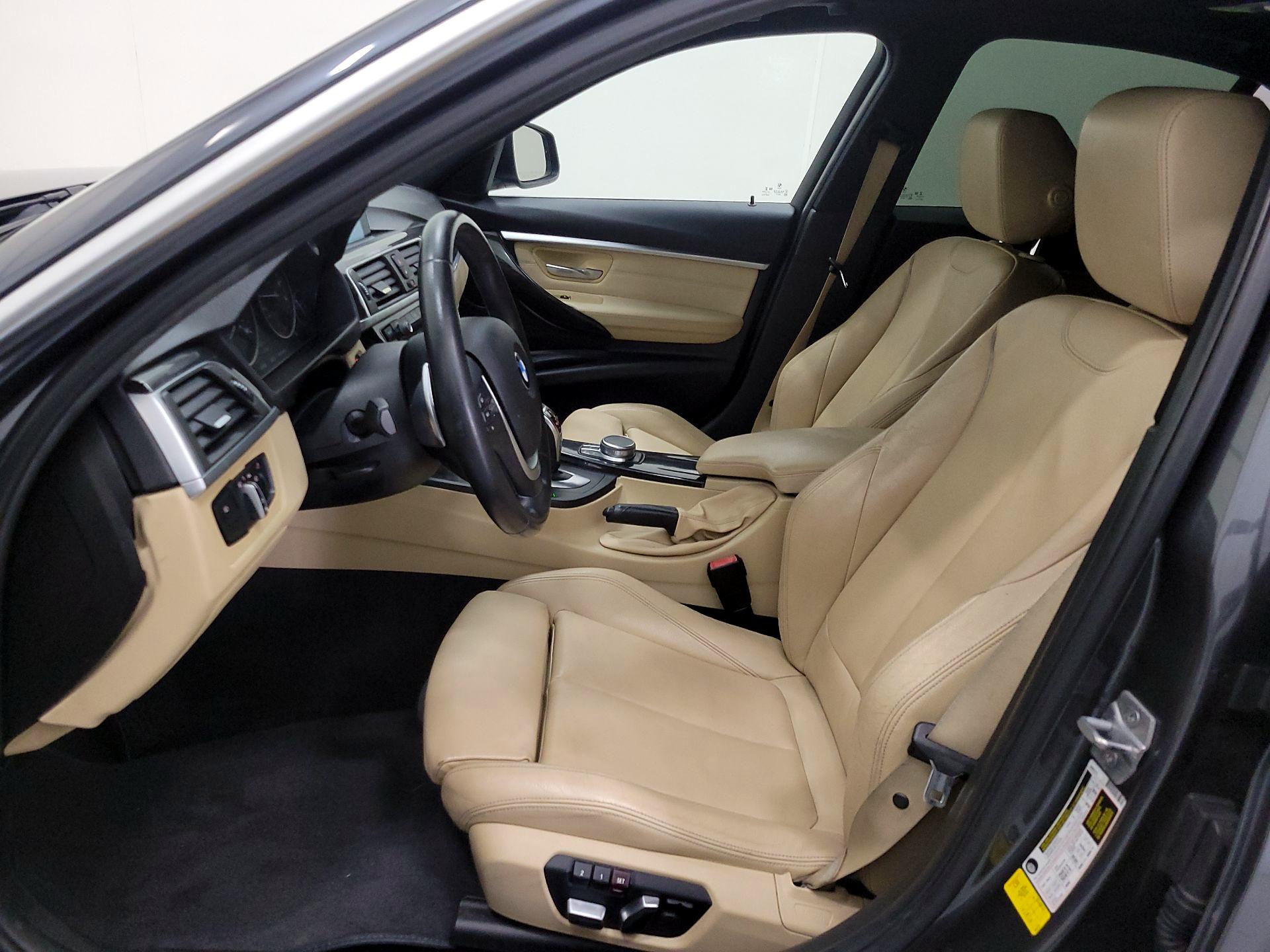 Thumbnail: 2017 BMW 3 Series - 11