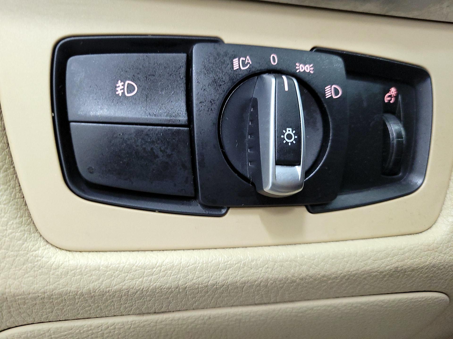 Thumbnail: 2017 BMW 3 Series - 13