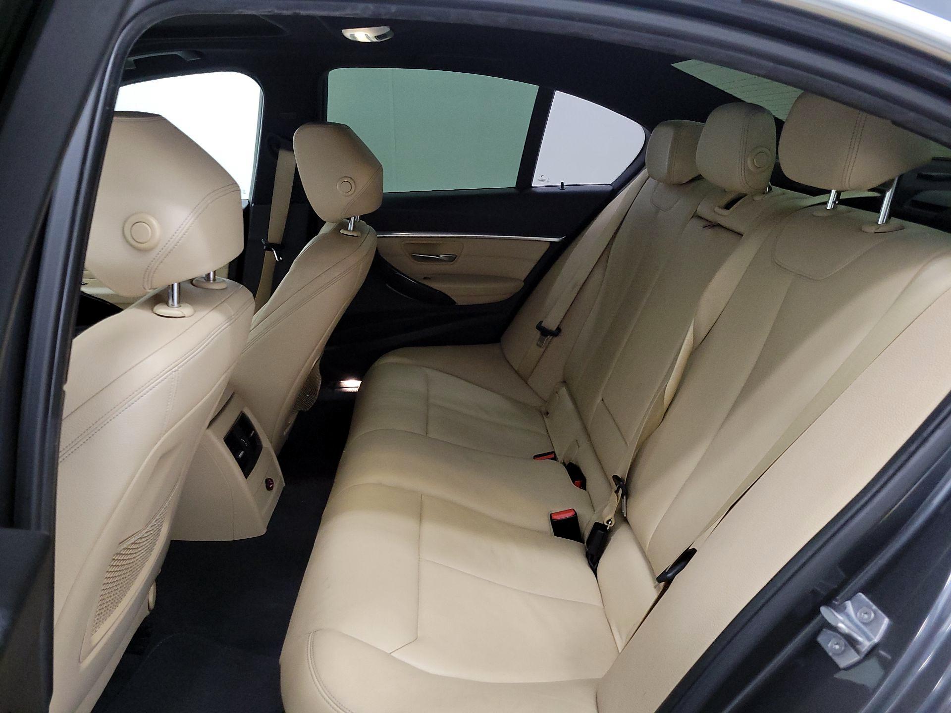 Thumbnail: 2017 BMW 3 Series - 20