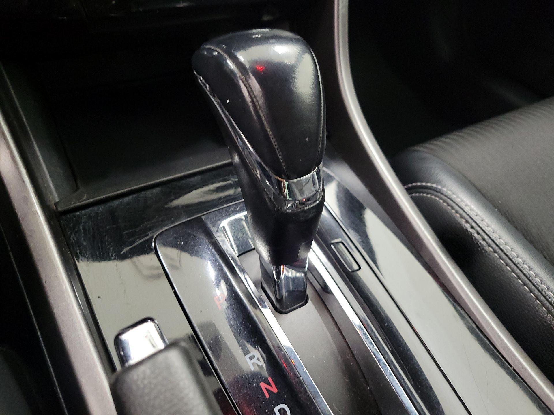 Thumbnail: 2016 Honda Accord - 17