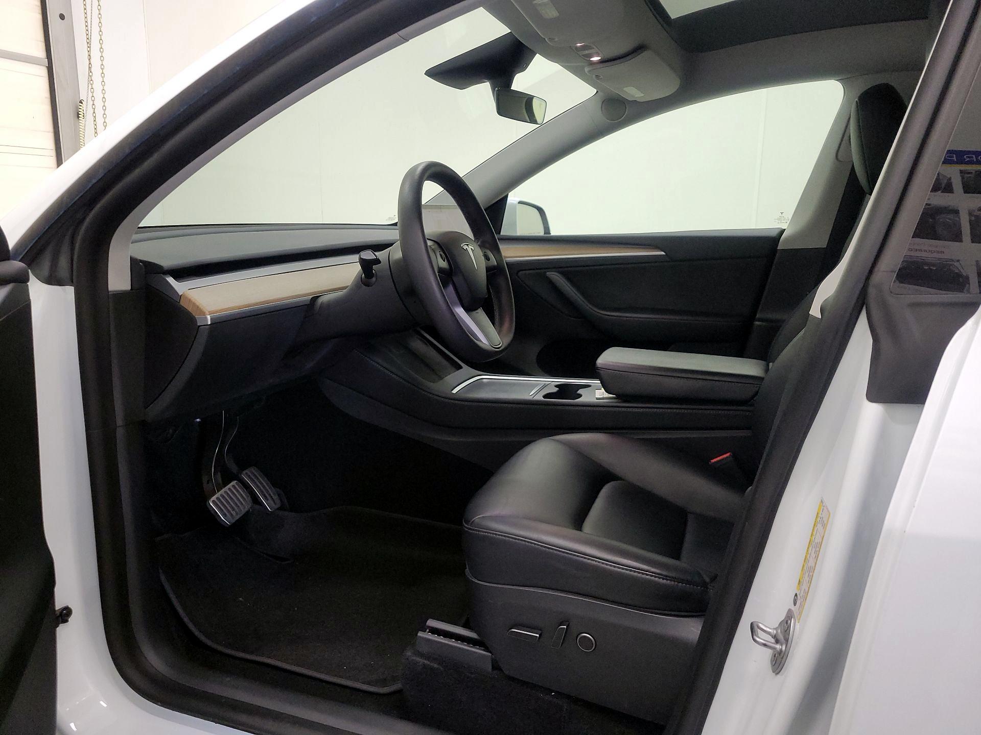 Thumbnail: 2023 Tesla Model Y - 11