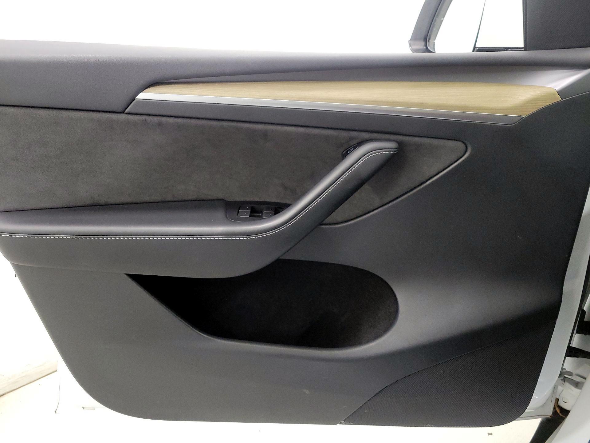 Thumbnail: 2023 Tesla Model Y - 12