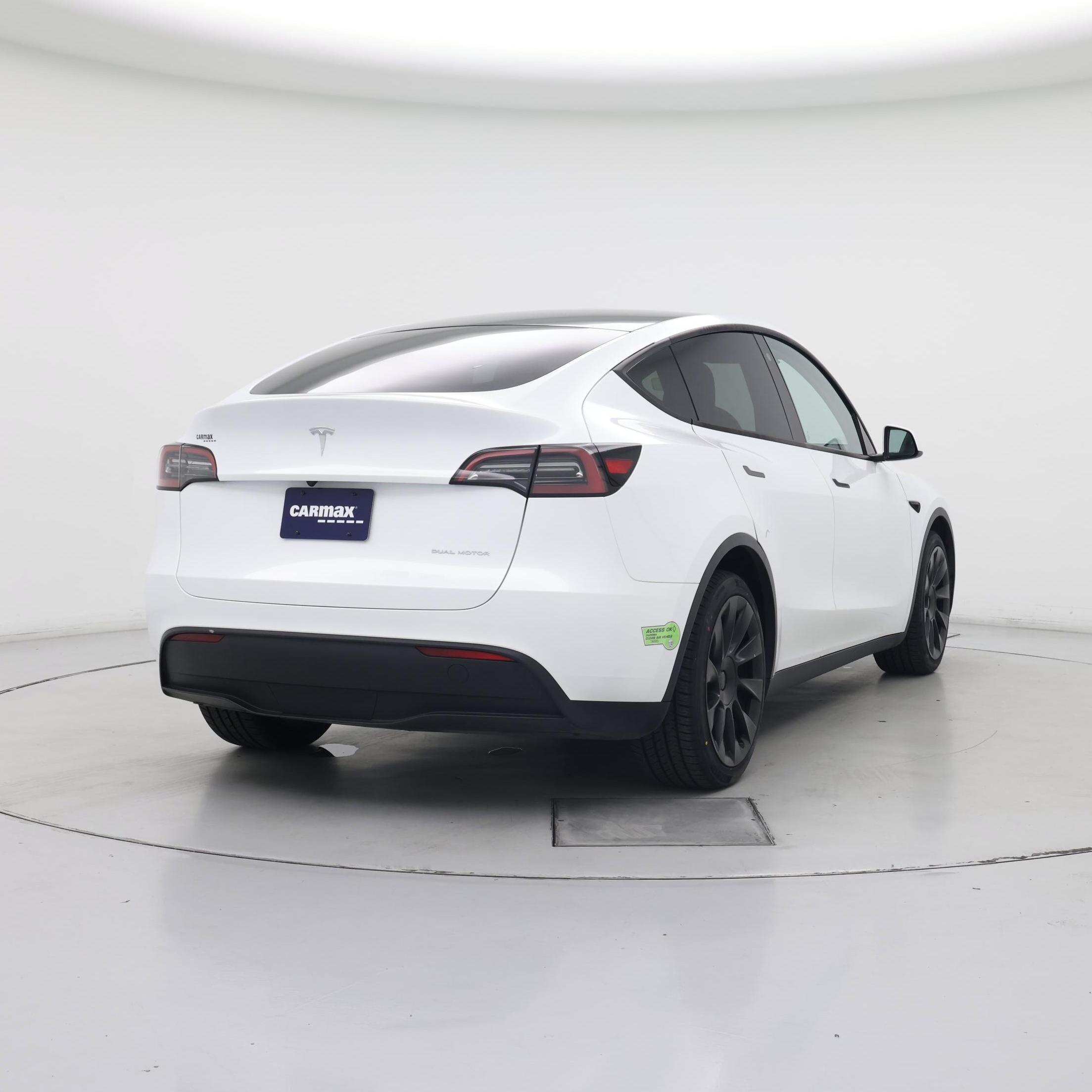 Thumbnail: 2023 Tesla Model Y - 8