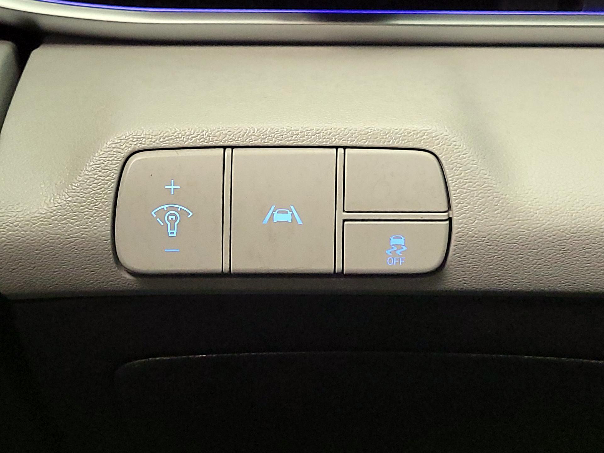 Thumbnail: 2023 Hyundai Elantra - 13