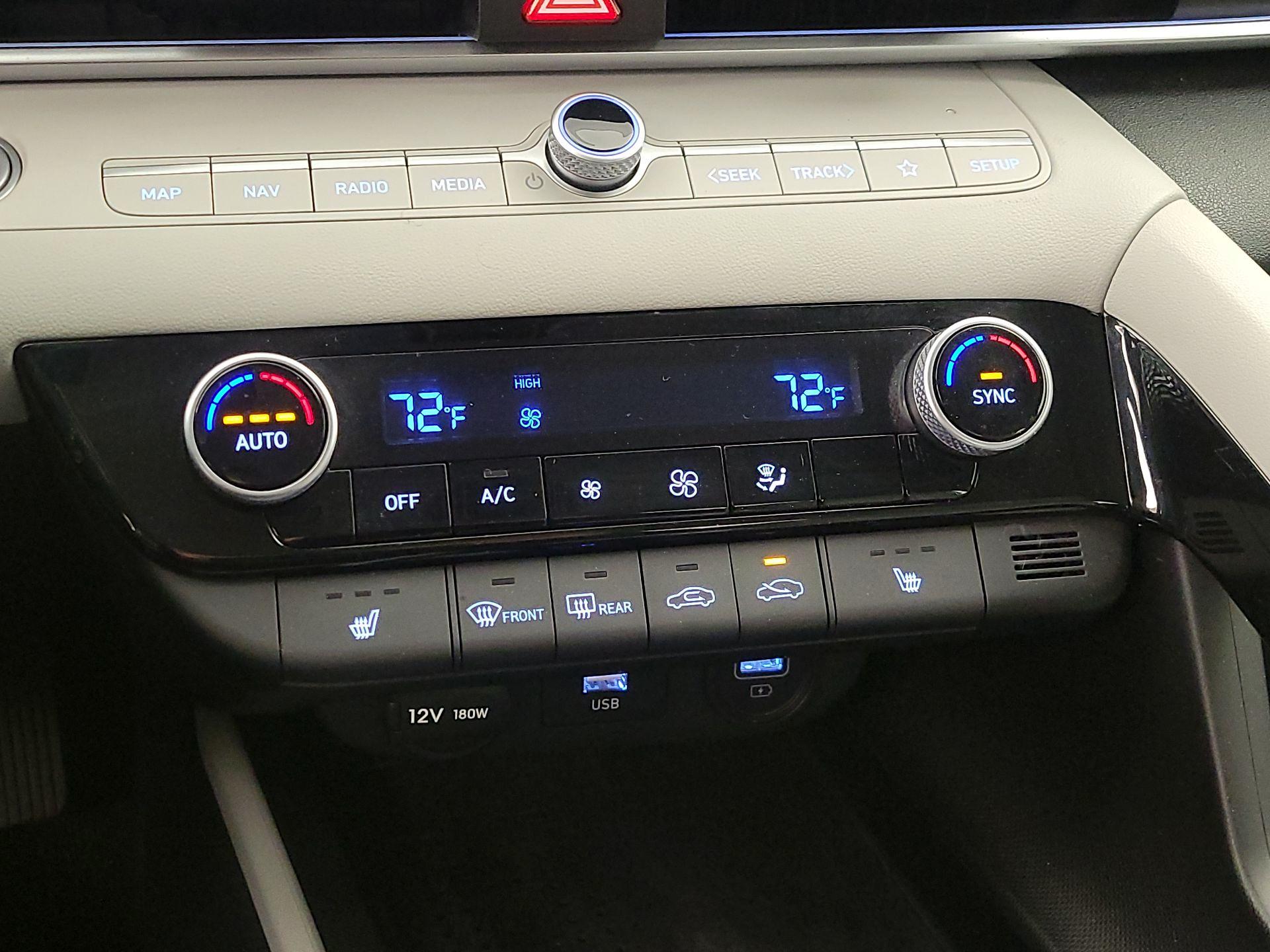 Thumbnail: 2023 Hyundai Elantra - 17