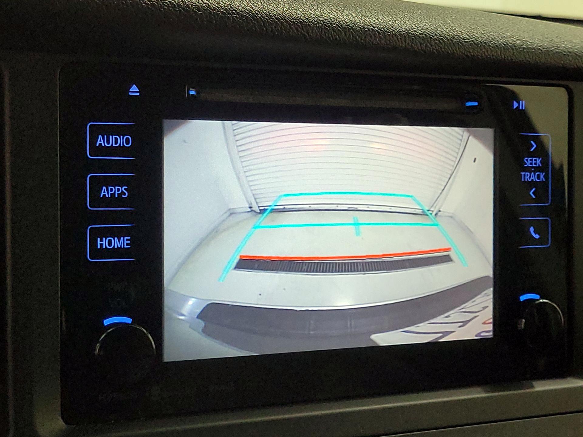 Thumbnail: 2016 Toyota Sienna - 14