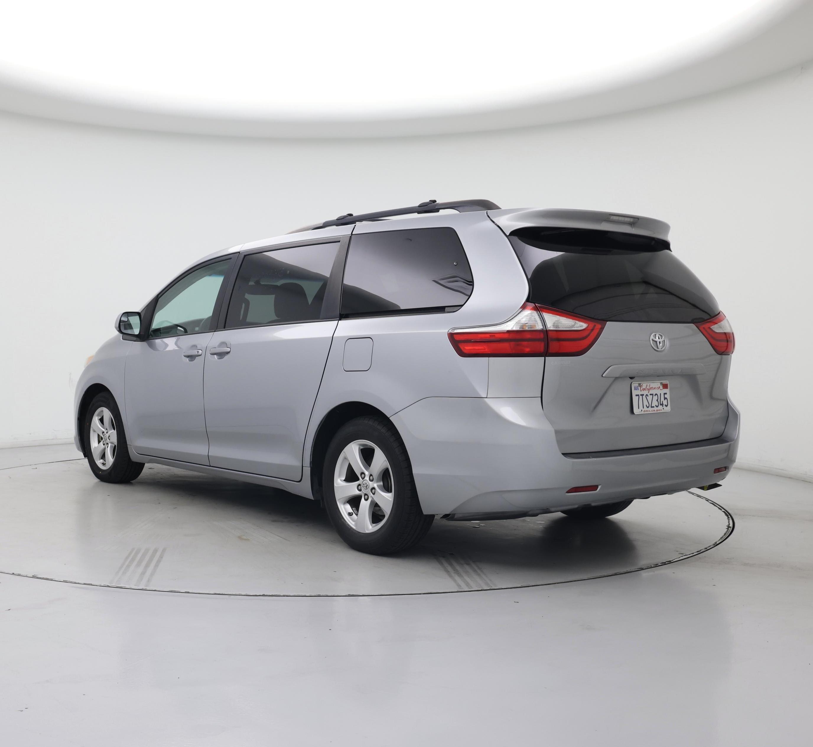 Thumbnail: 2016 Toyota Sienna - 2