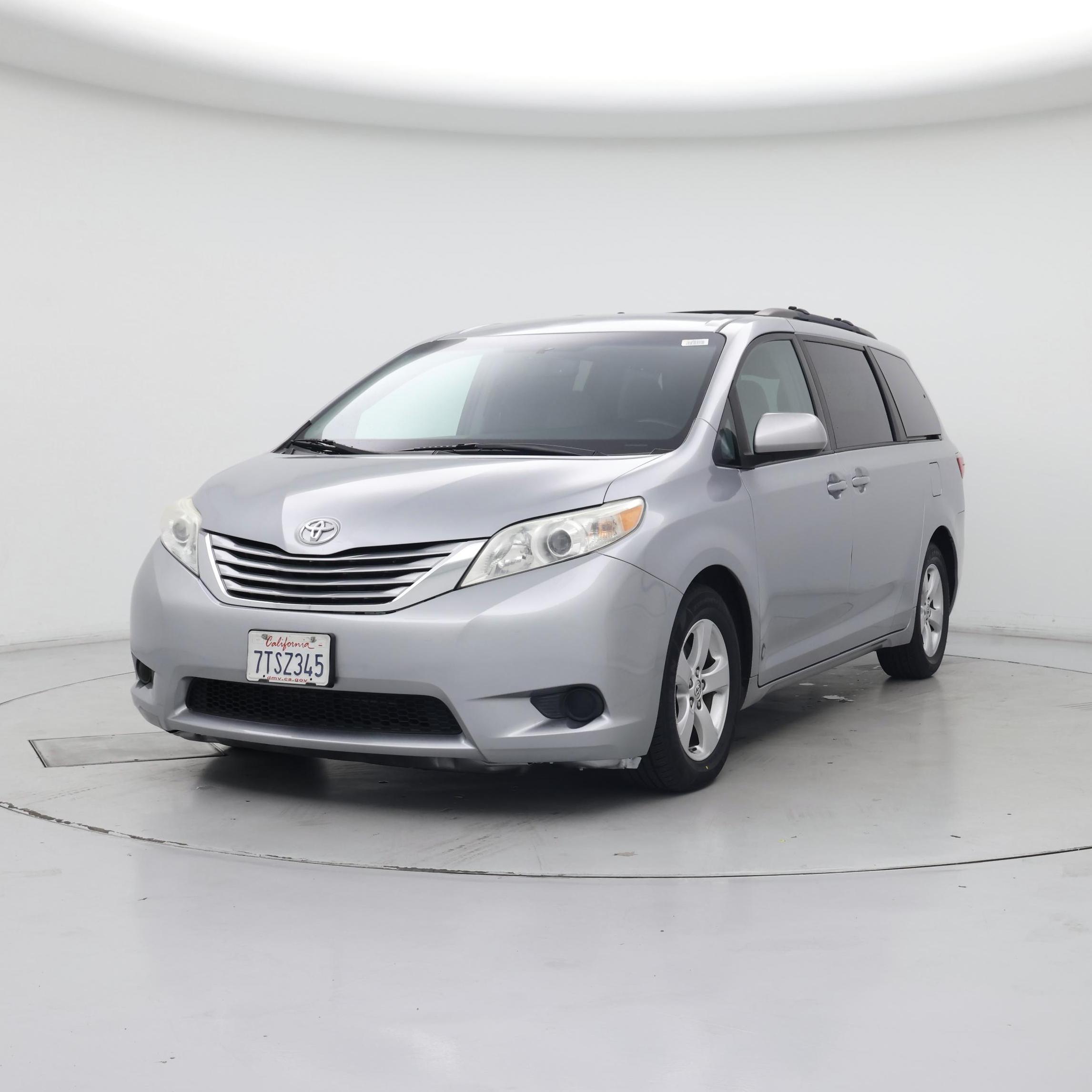 Thumbnail: 2016 Toyota Sienna - 4