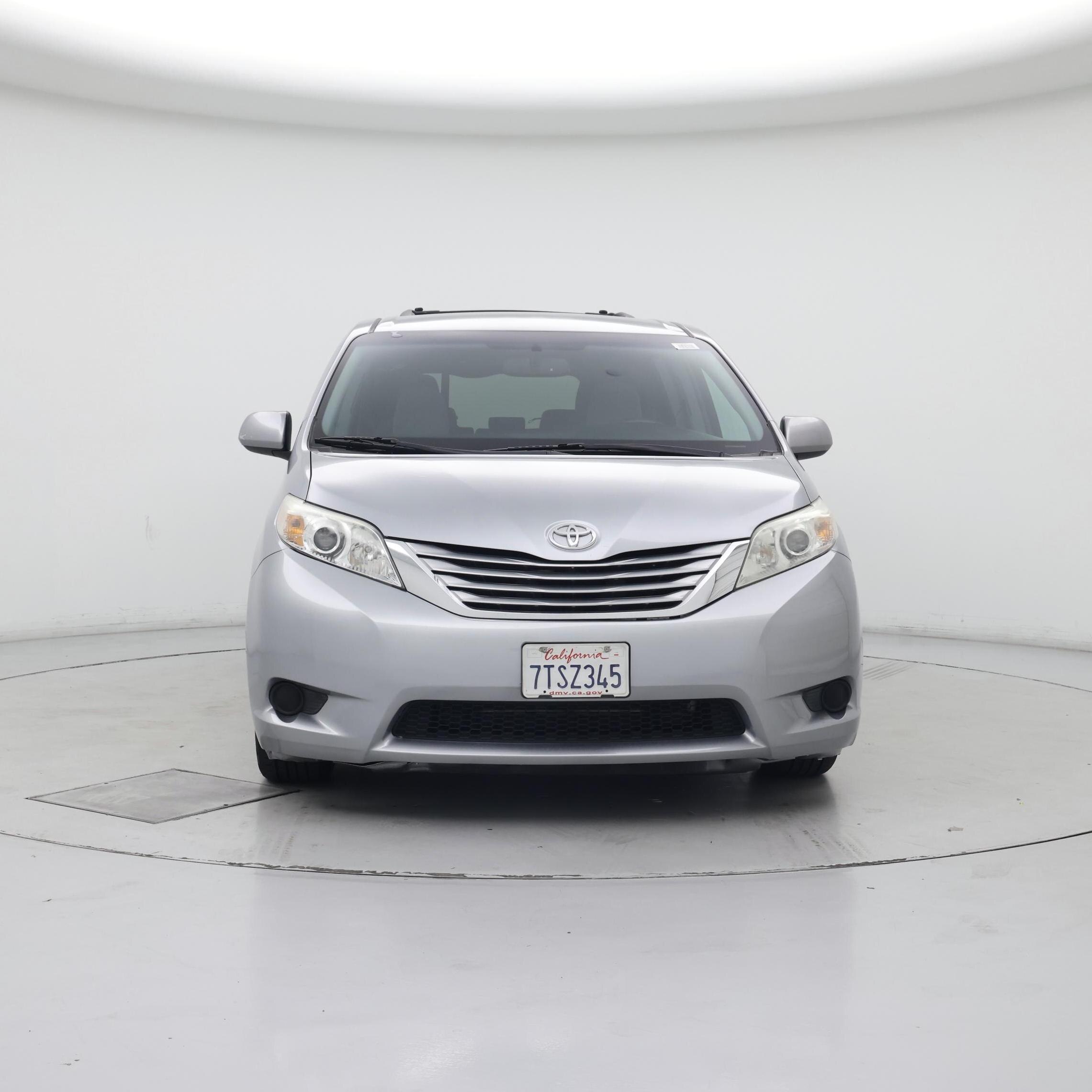 Thumbnail: 2016 Toyota Sienna - 5