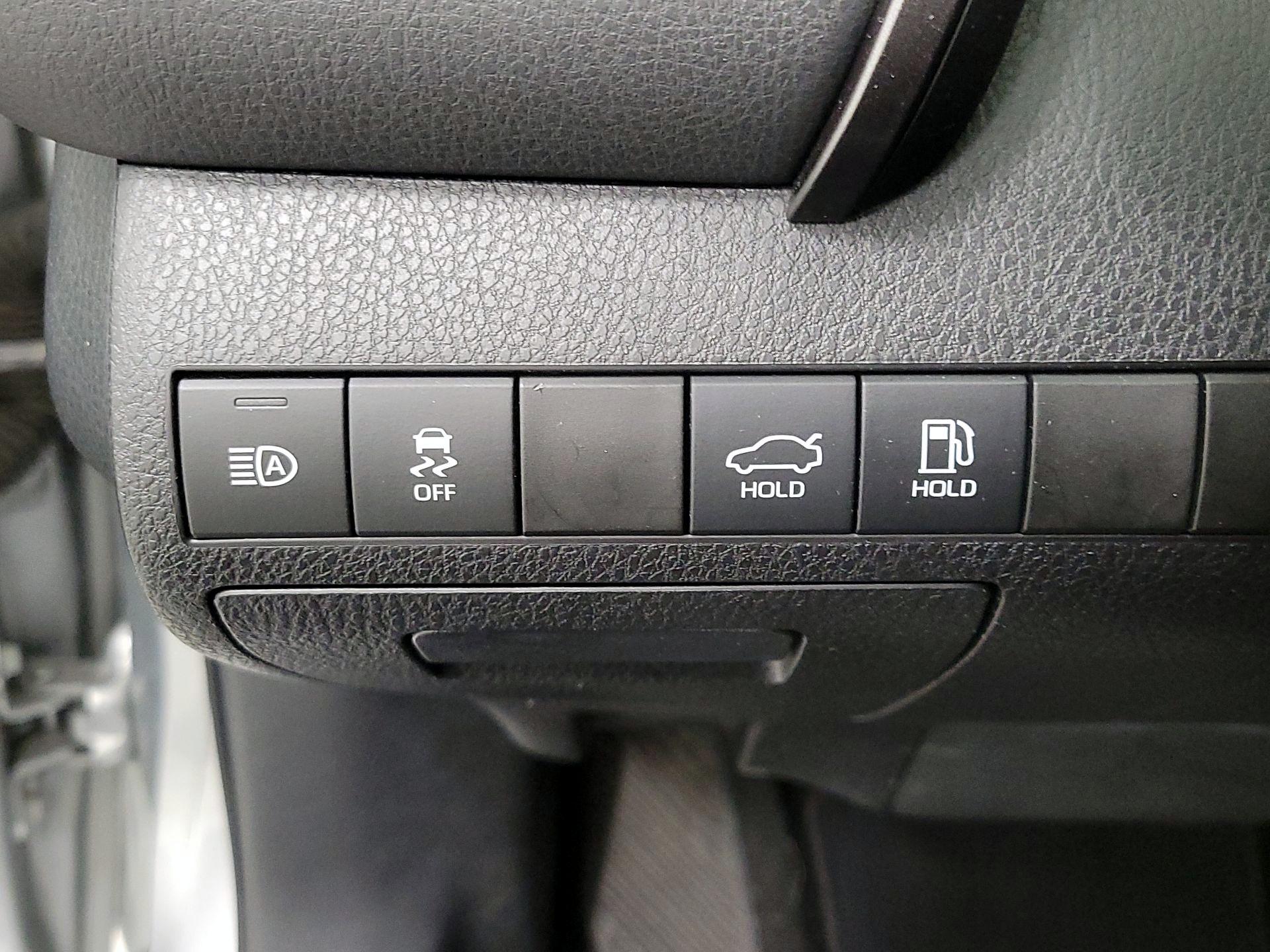 Thumbnail: 2020 Toyota Camry - 13