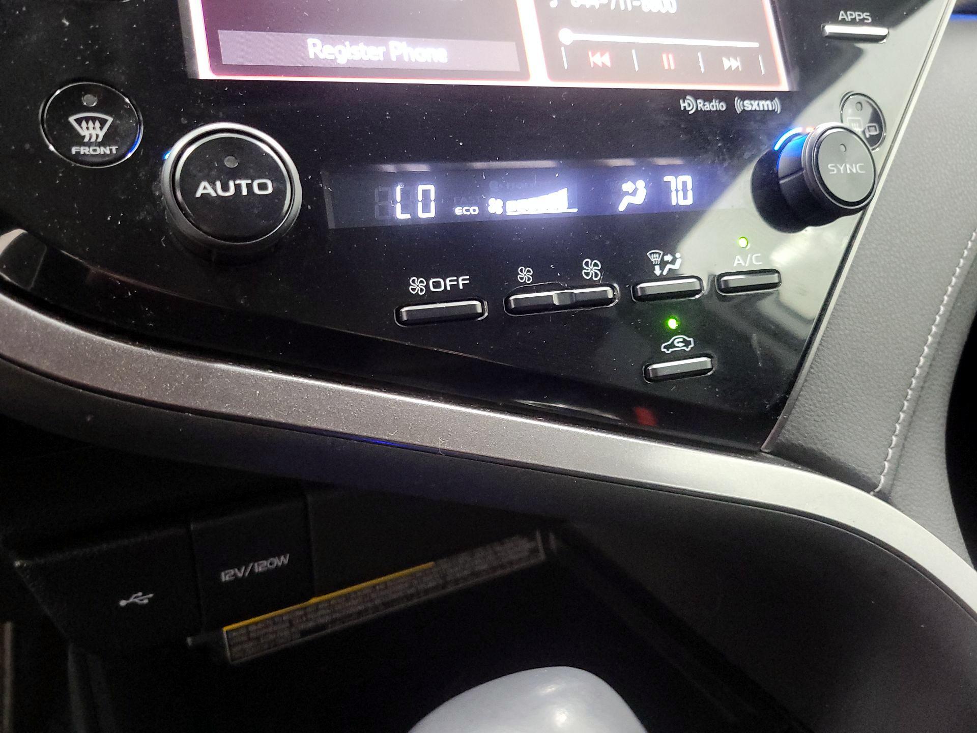 Thumbnail: 2020 Toyota Camry - 16