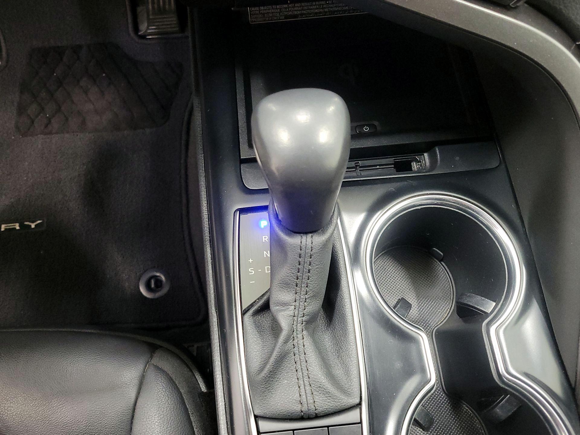 Thumbnail: 2020 Toyota Camry - 17