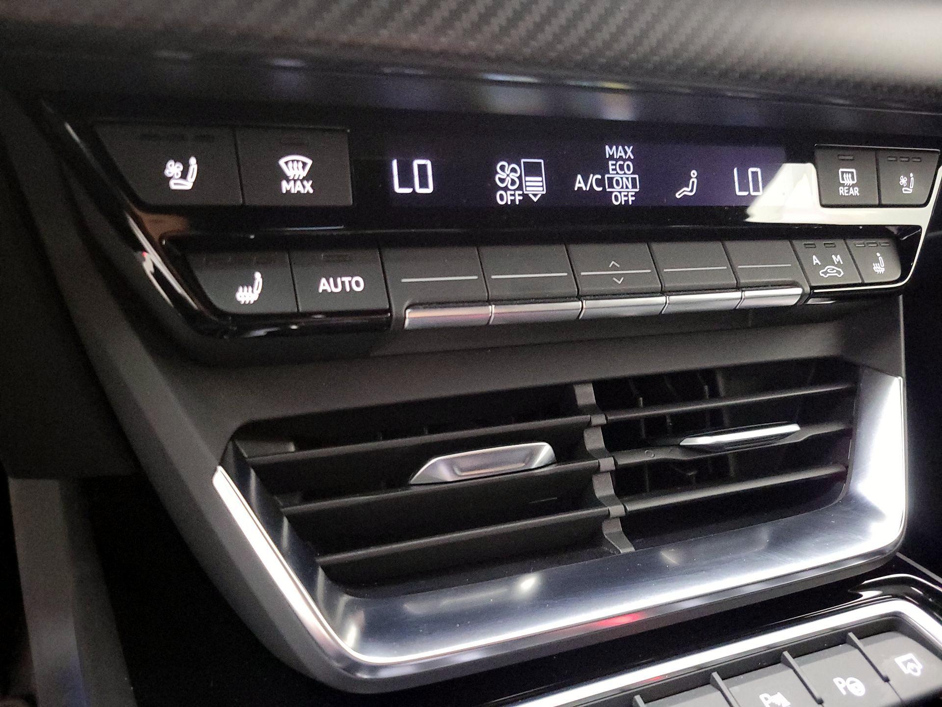 Thumbnail: 2022 Audi e-tron GT - 17