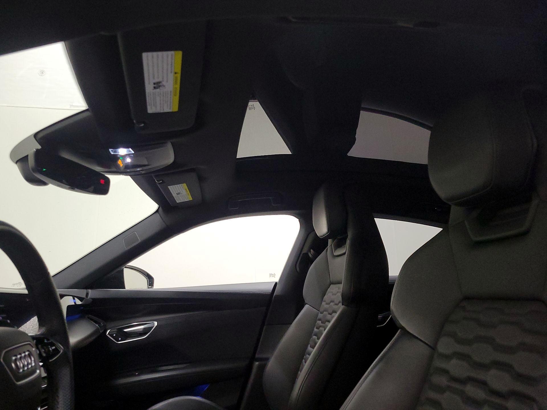 Thumbnail: 2022 Audi e-tron GT - 19