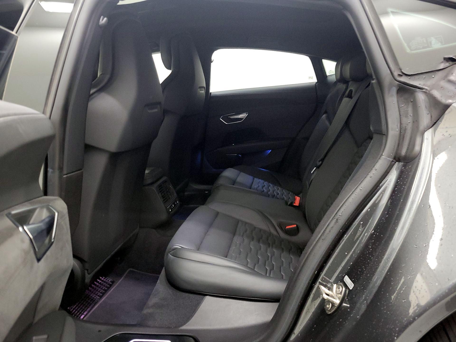 Thumbnail: 2022 Audi e-tron GT - 20