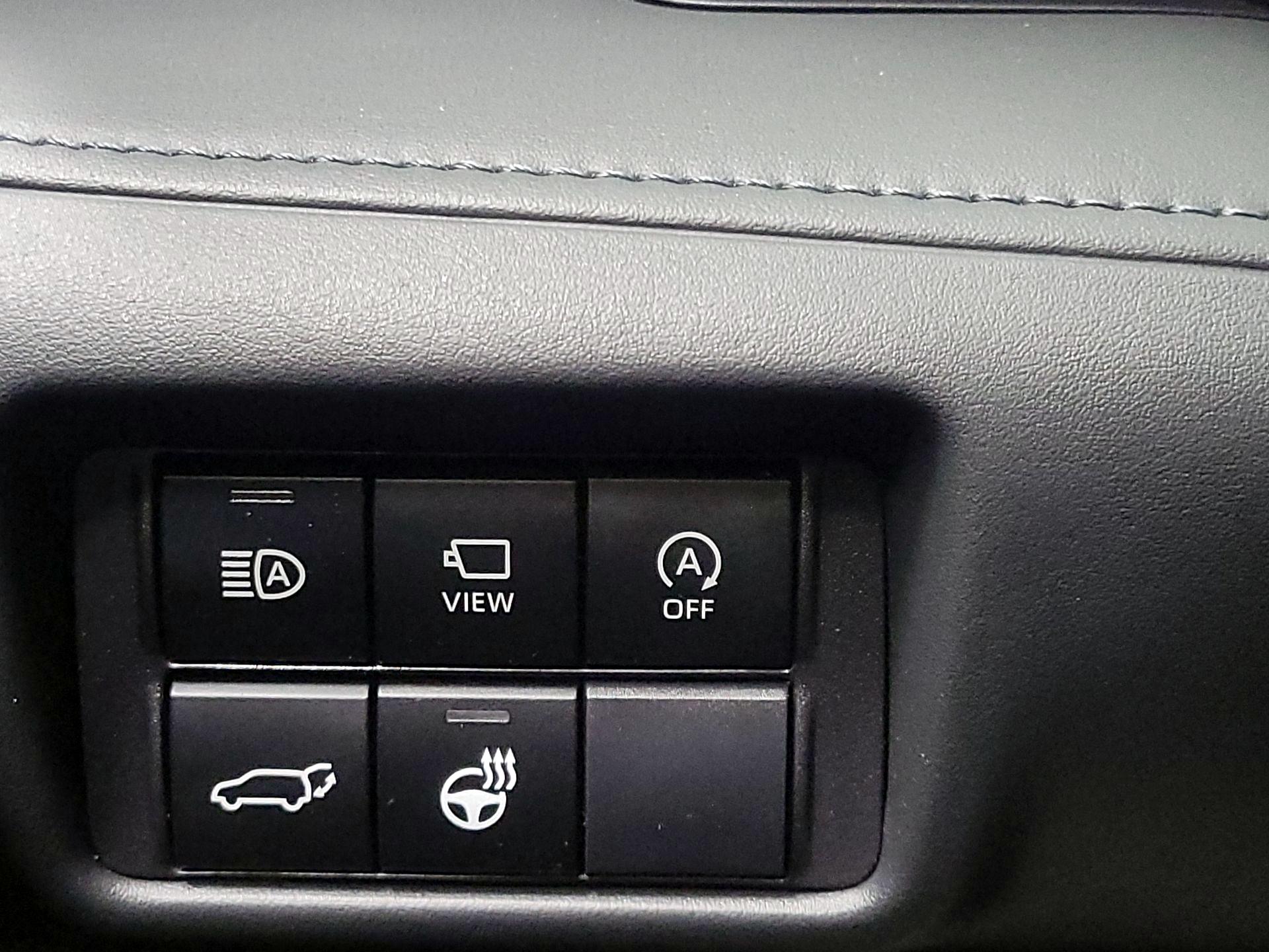 Thumbnail: 2023 Toyota Highlander - 13