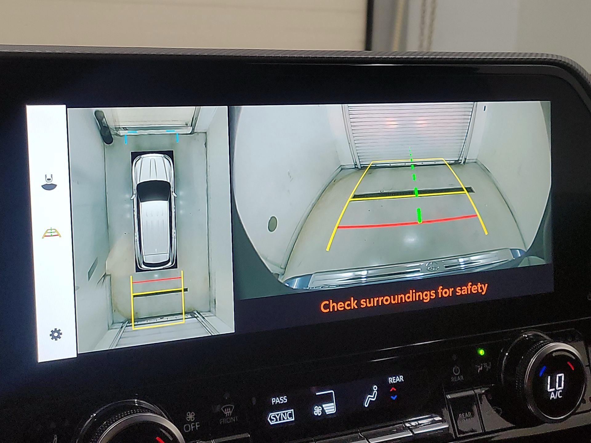 Thumbnail: 2023 Toyota Highlander - 14