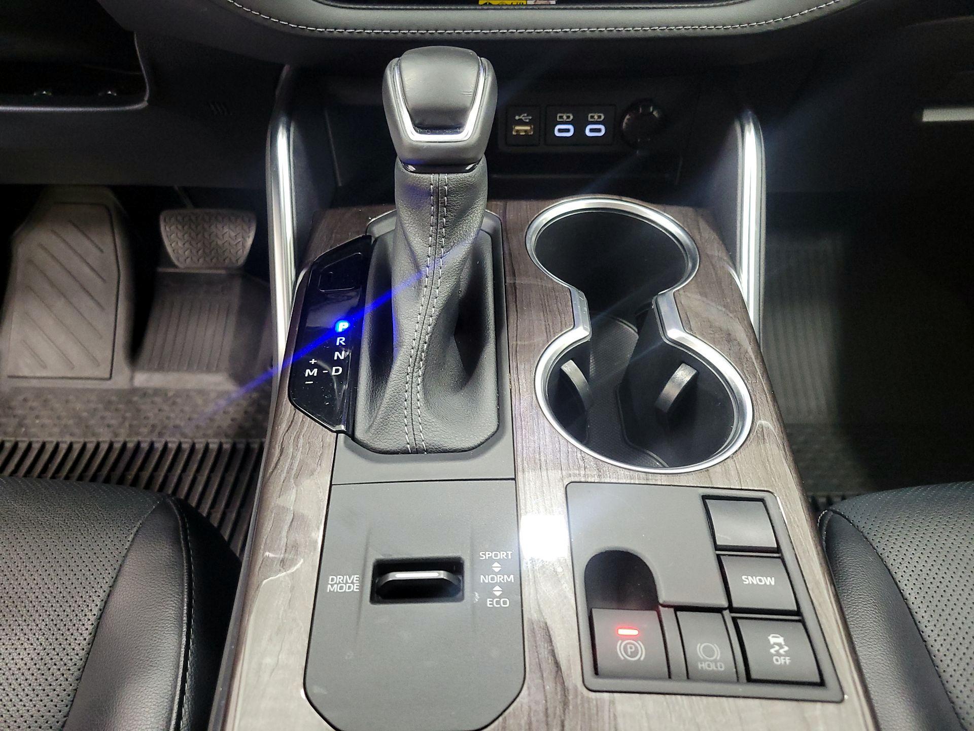 Thumbnail: 2023 Toyota Highlander - 17