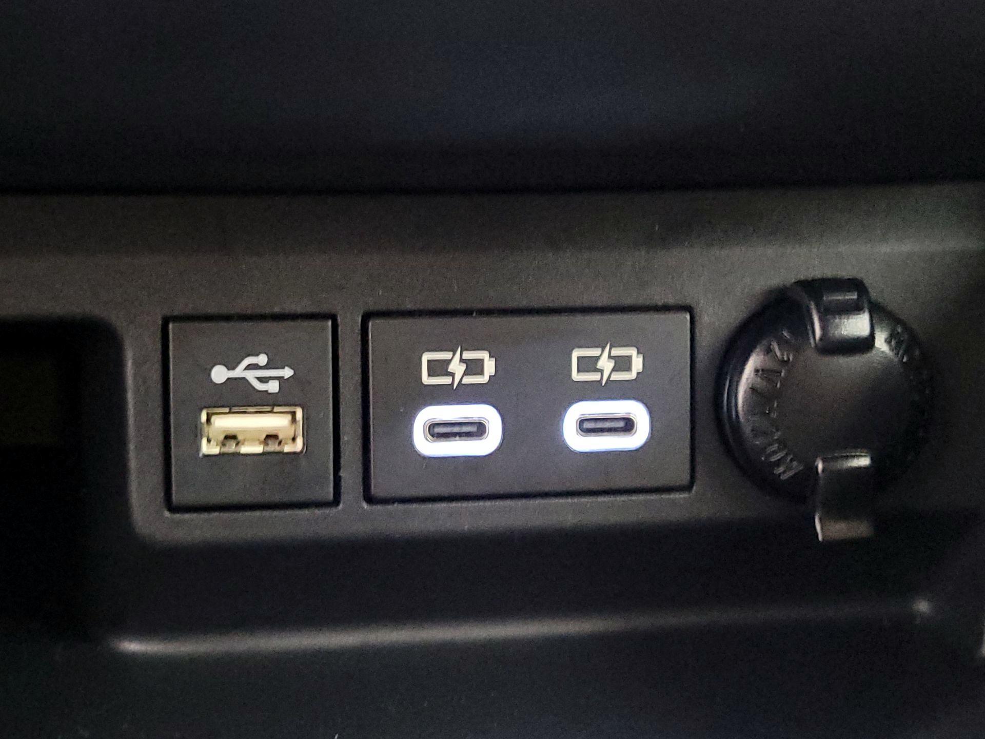 Thumbnail: 2023 Toyota Highlander - 18