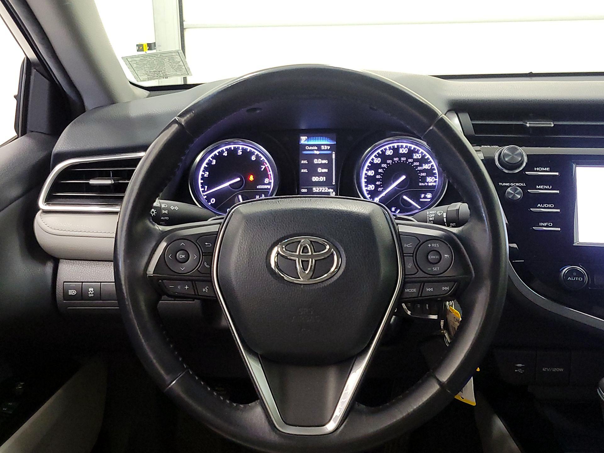 Thumbnail: 2018 Toyota Camry - 10