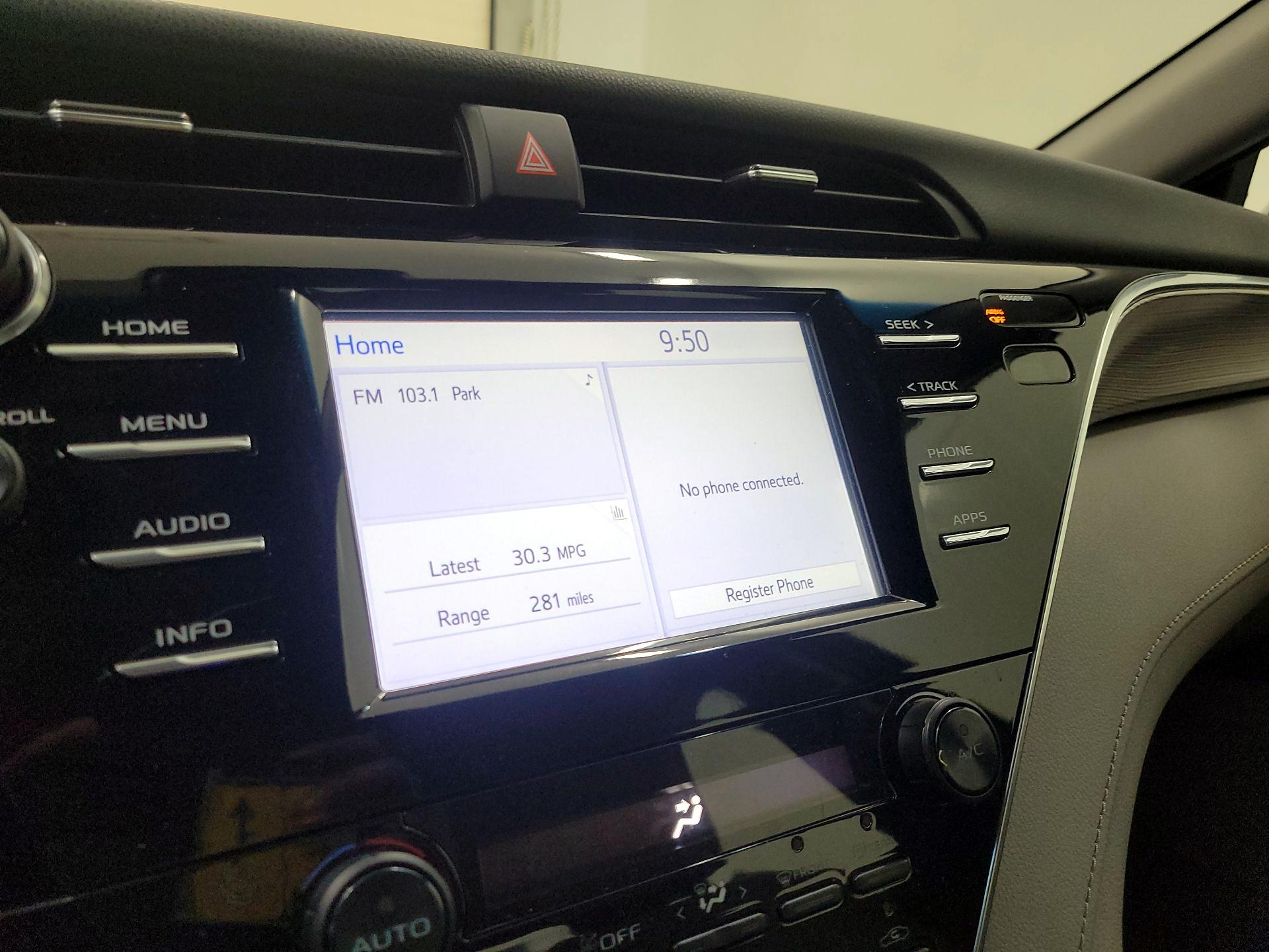 Thumbnail: 2018 Toyota Camry - 15