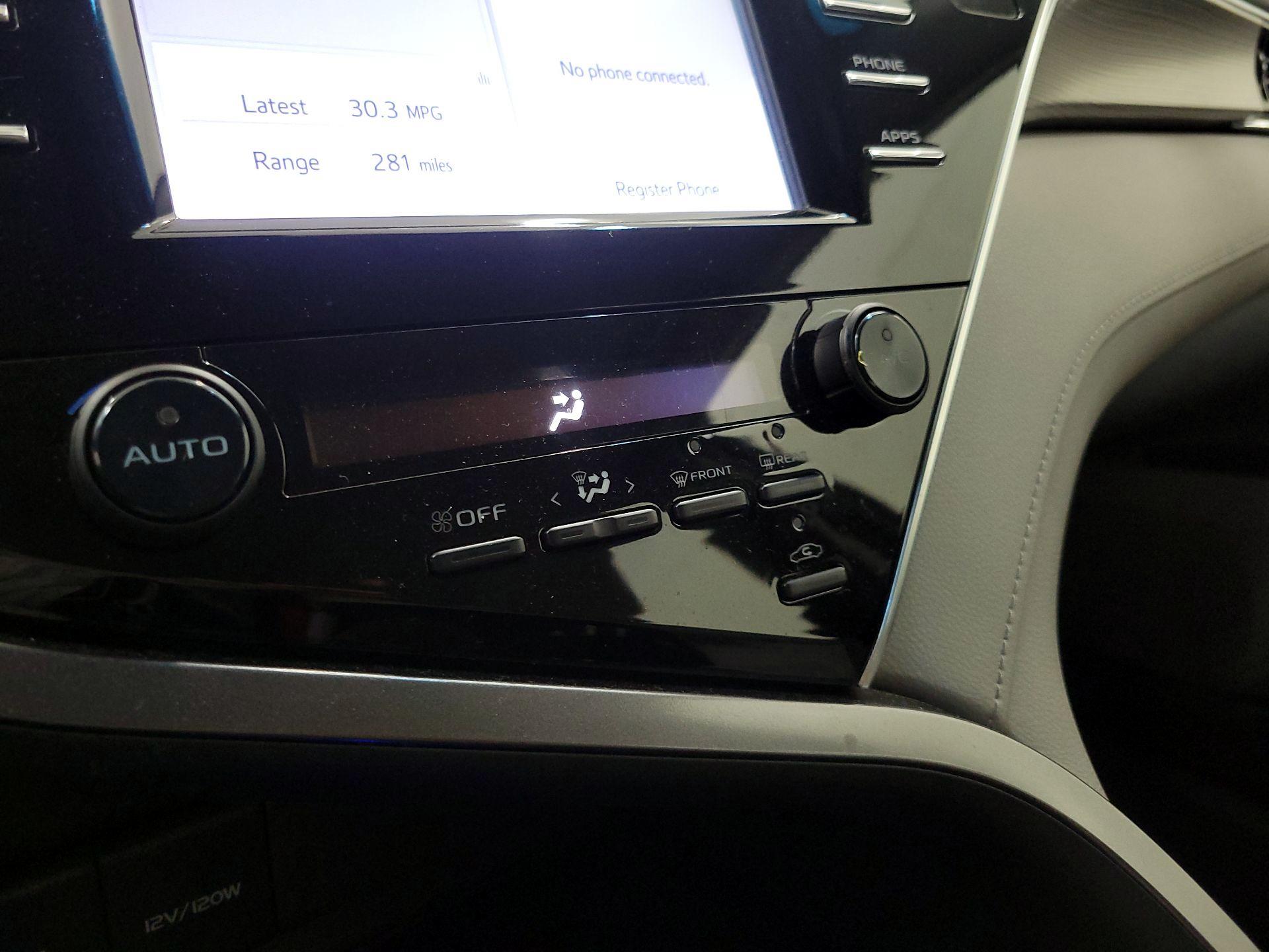 Thumbnail: 2018 Toyota Camry - 16