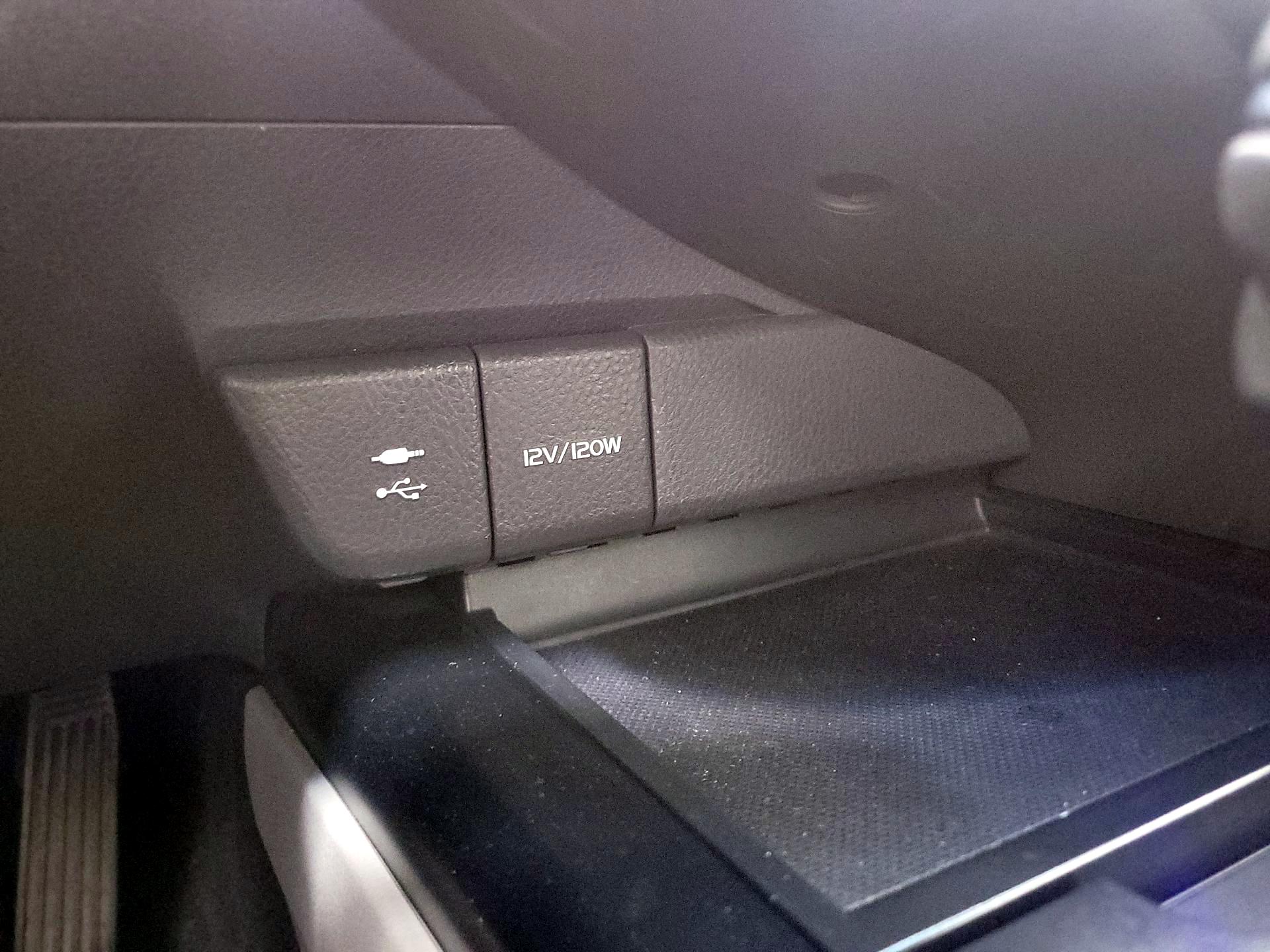 Thumbnail: 2018 Toyota Camry - 18