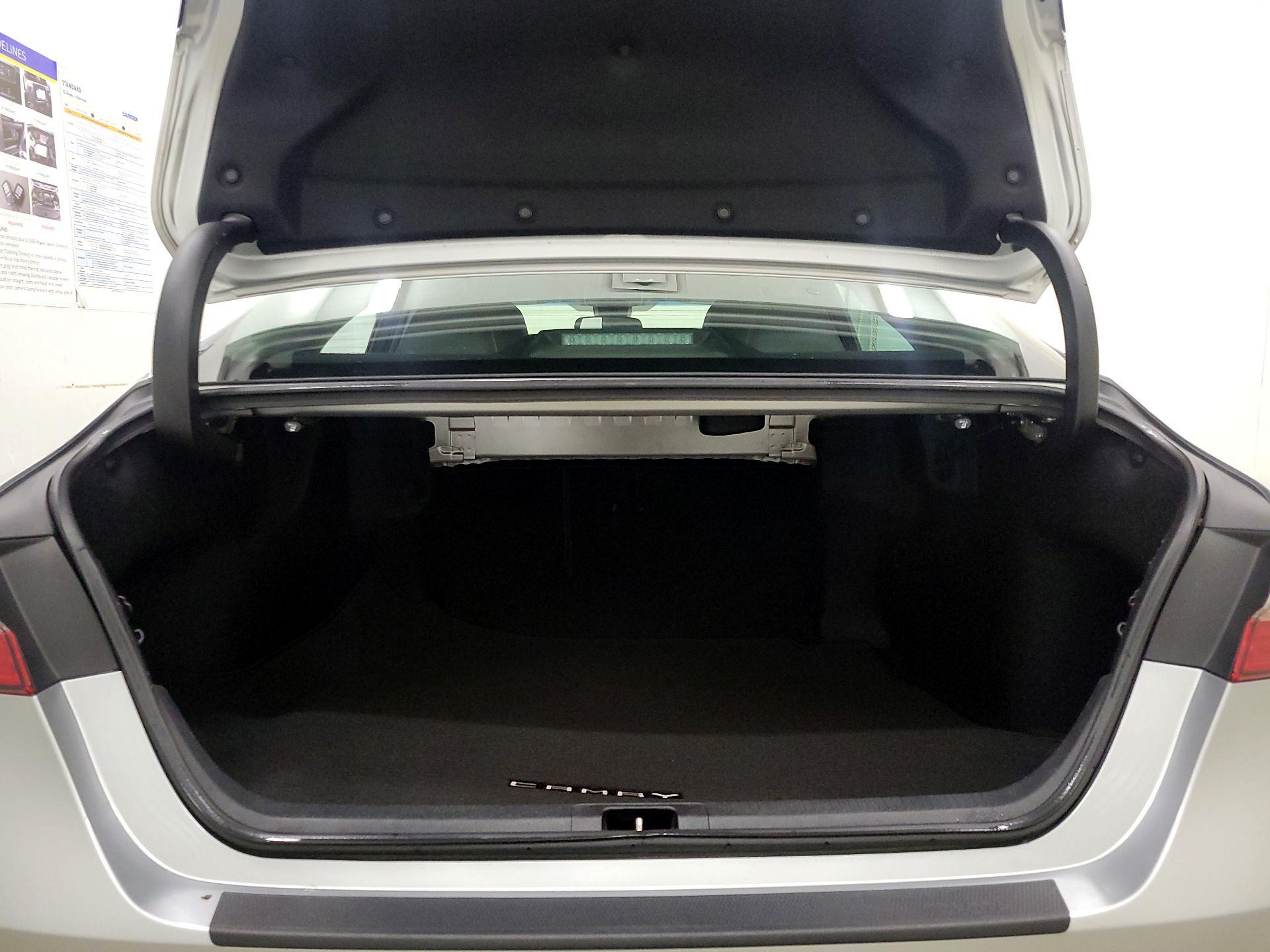 Thumbnail: 2018 Toyota Camry - 20