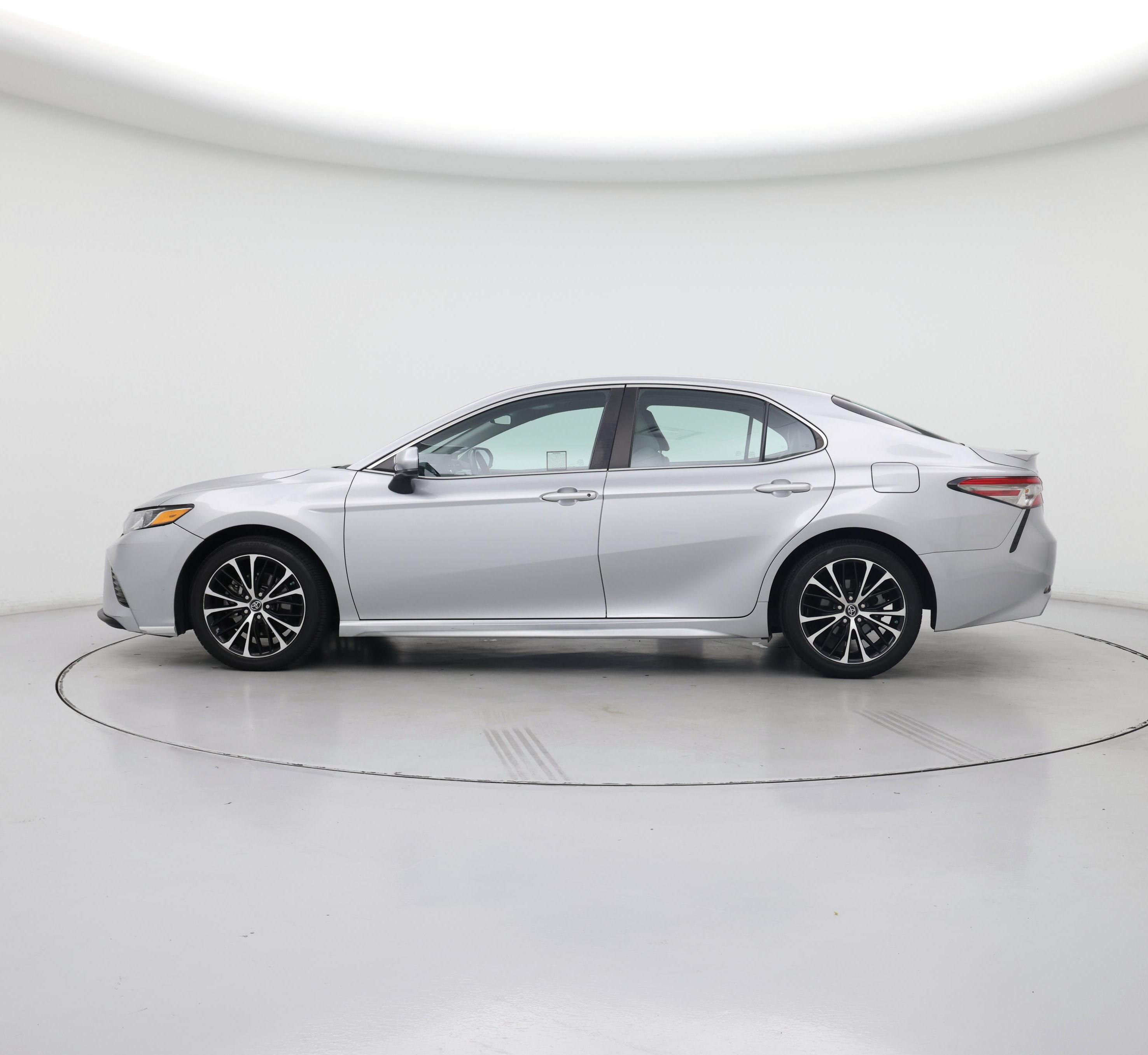 Thumbnail: 2018 Toyota Camry - 3