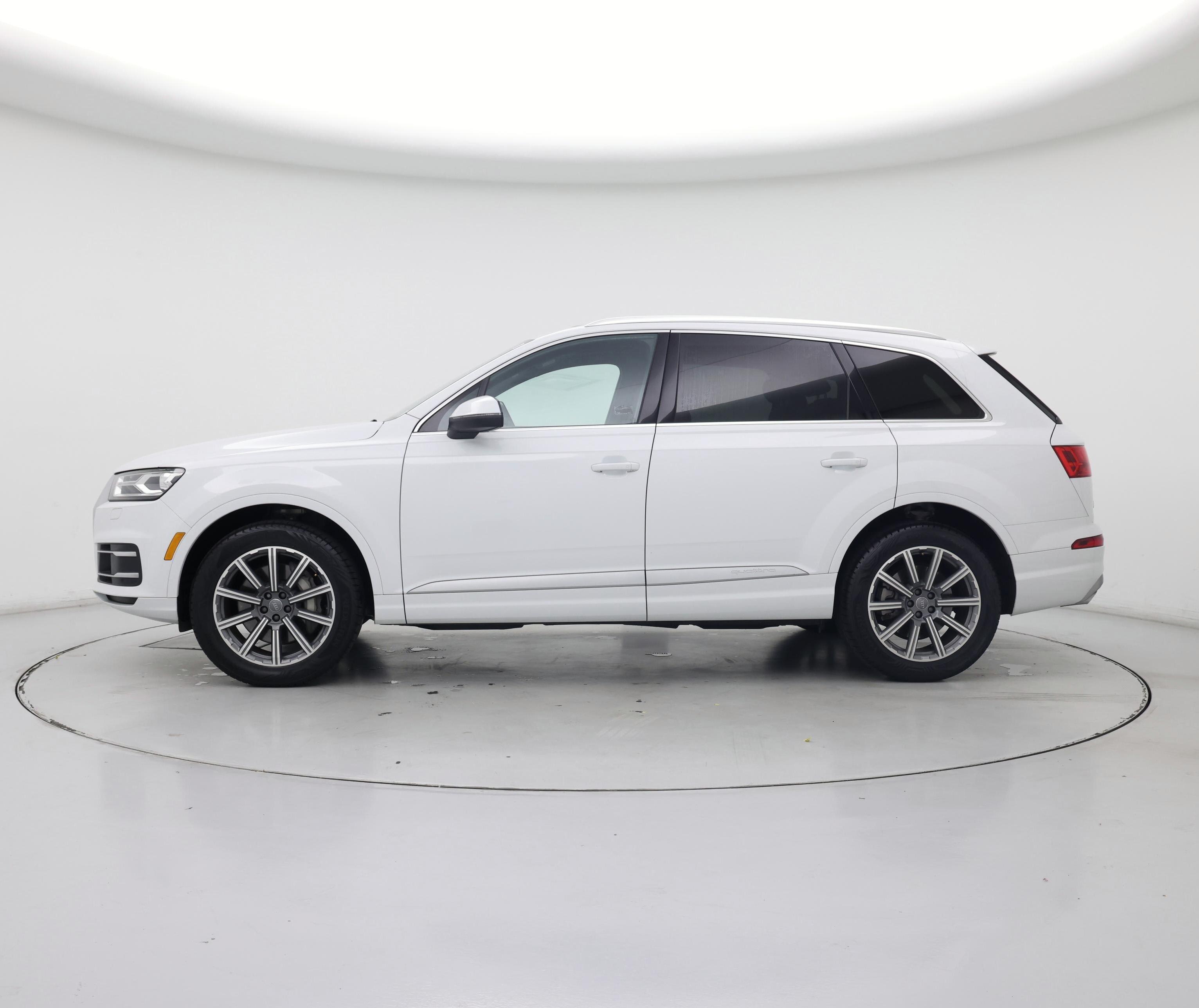 Thumbnail: 2019 Audi Q7 - 3