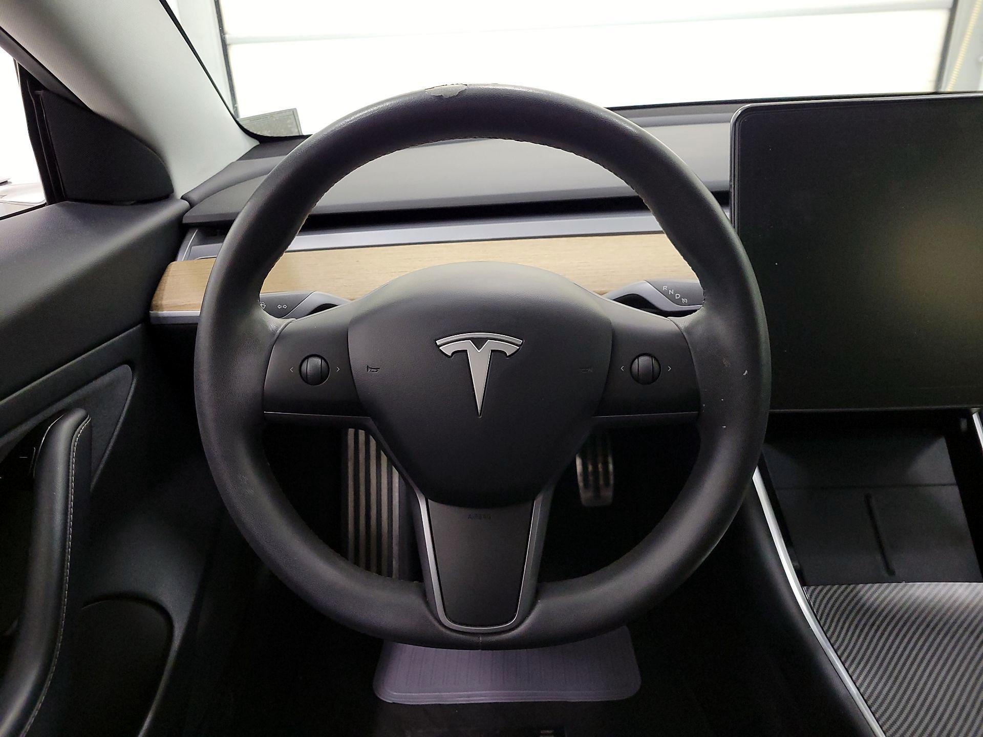 Thumbnail: 2020 Tesla Model 3 - 10