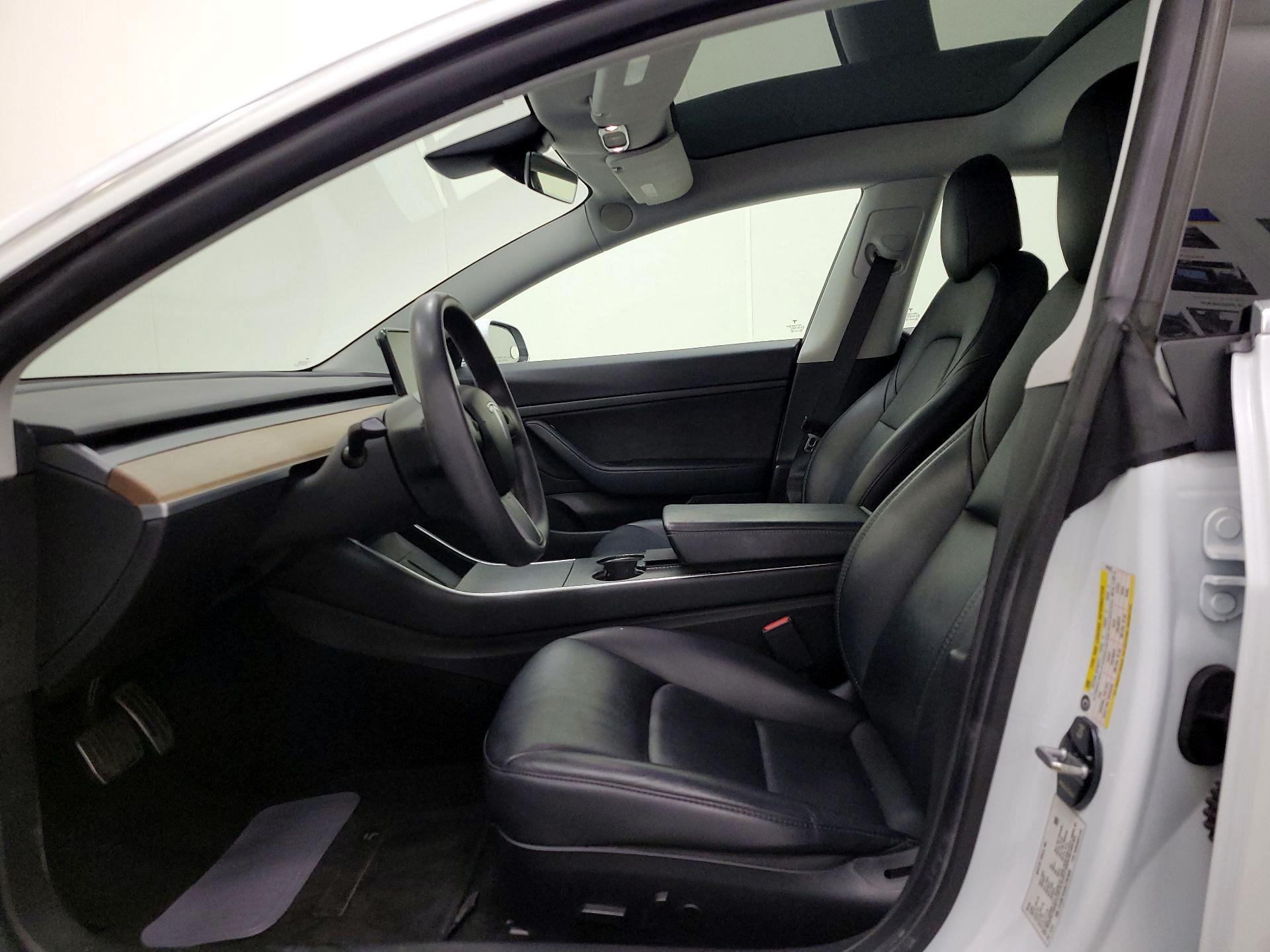 Thumbnail: 2020 Tesla Model 3 - 11