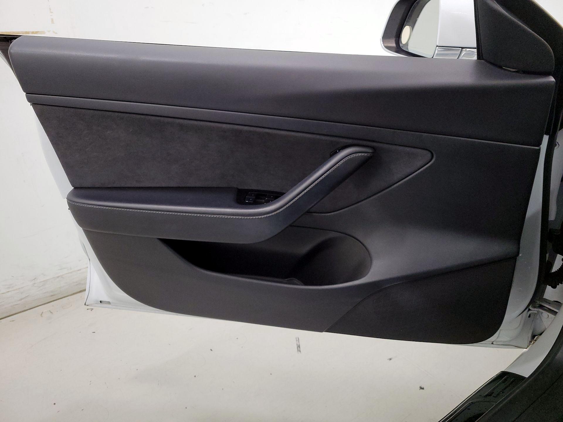 Thumbnail: 2020 Tesla Model 3 - 12