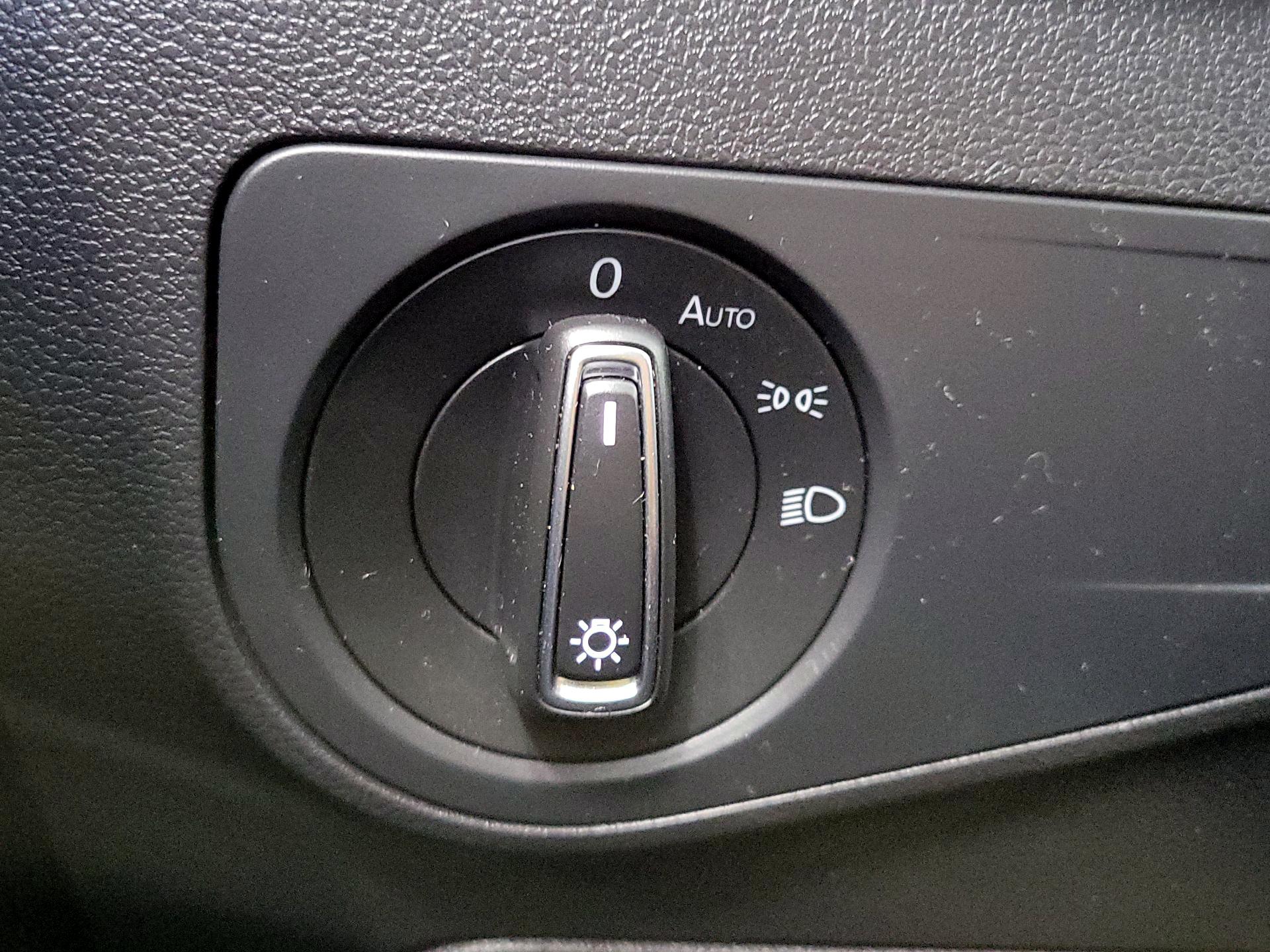 Thumbnail: 2019 Volkswagen Tiguan - 13