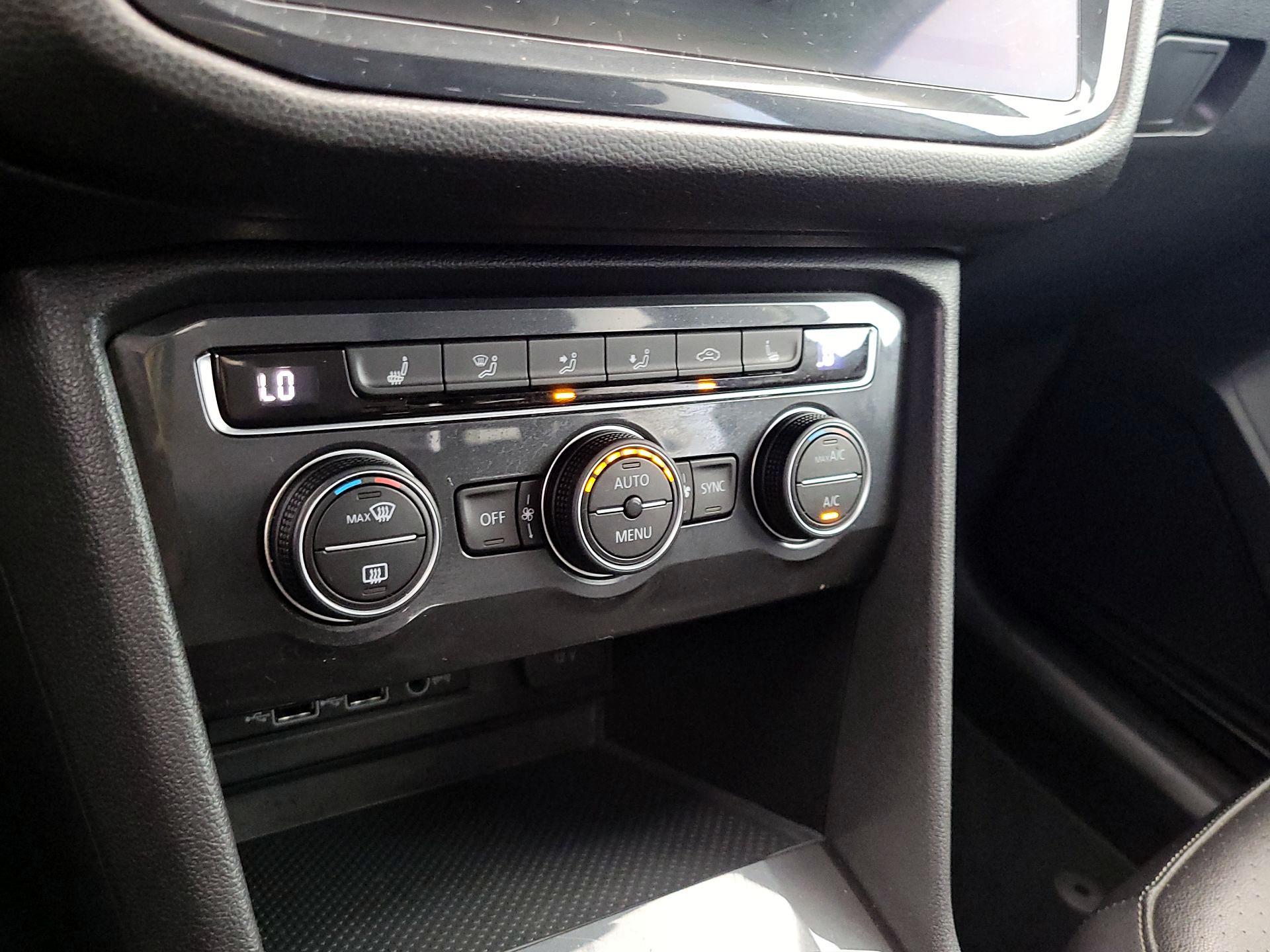 Thumbnail: 2019 Volkswagen Tiguan - 16