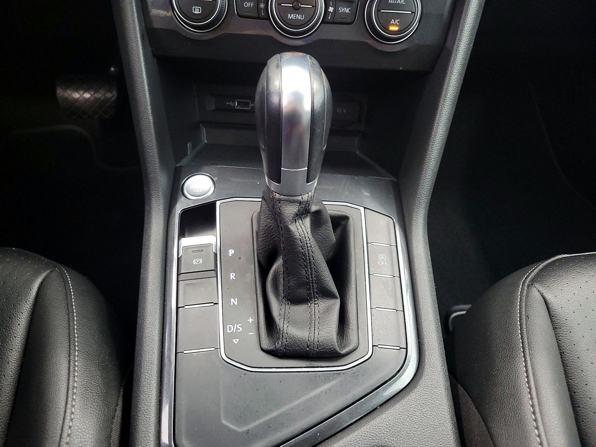 Thumbnail: 2019 Volkswagen Tiguan - 17