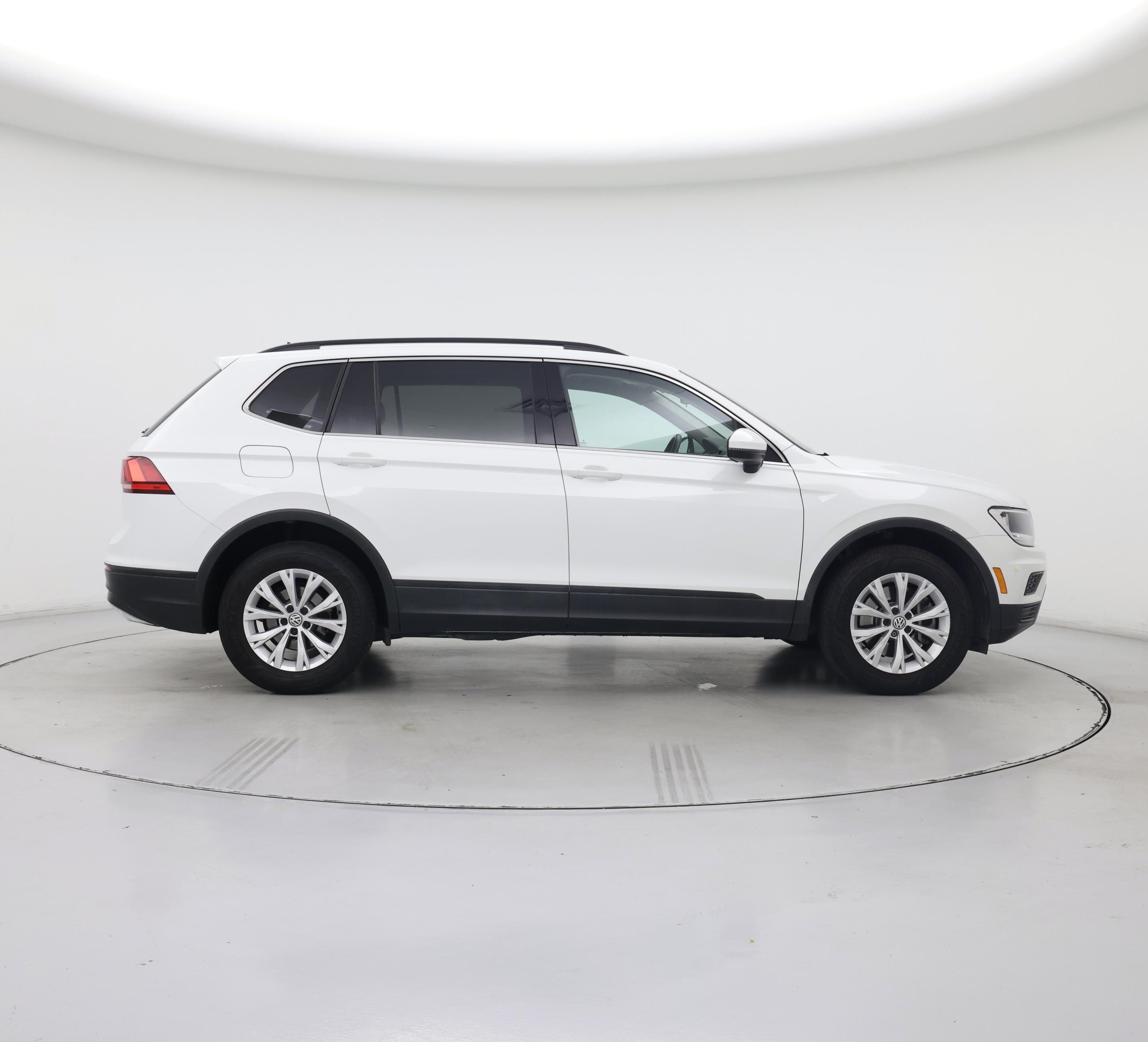 Thumbnail: 2019 Volkswagen Tiguan - 7