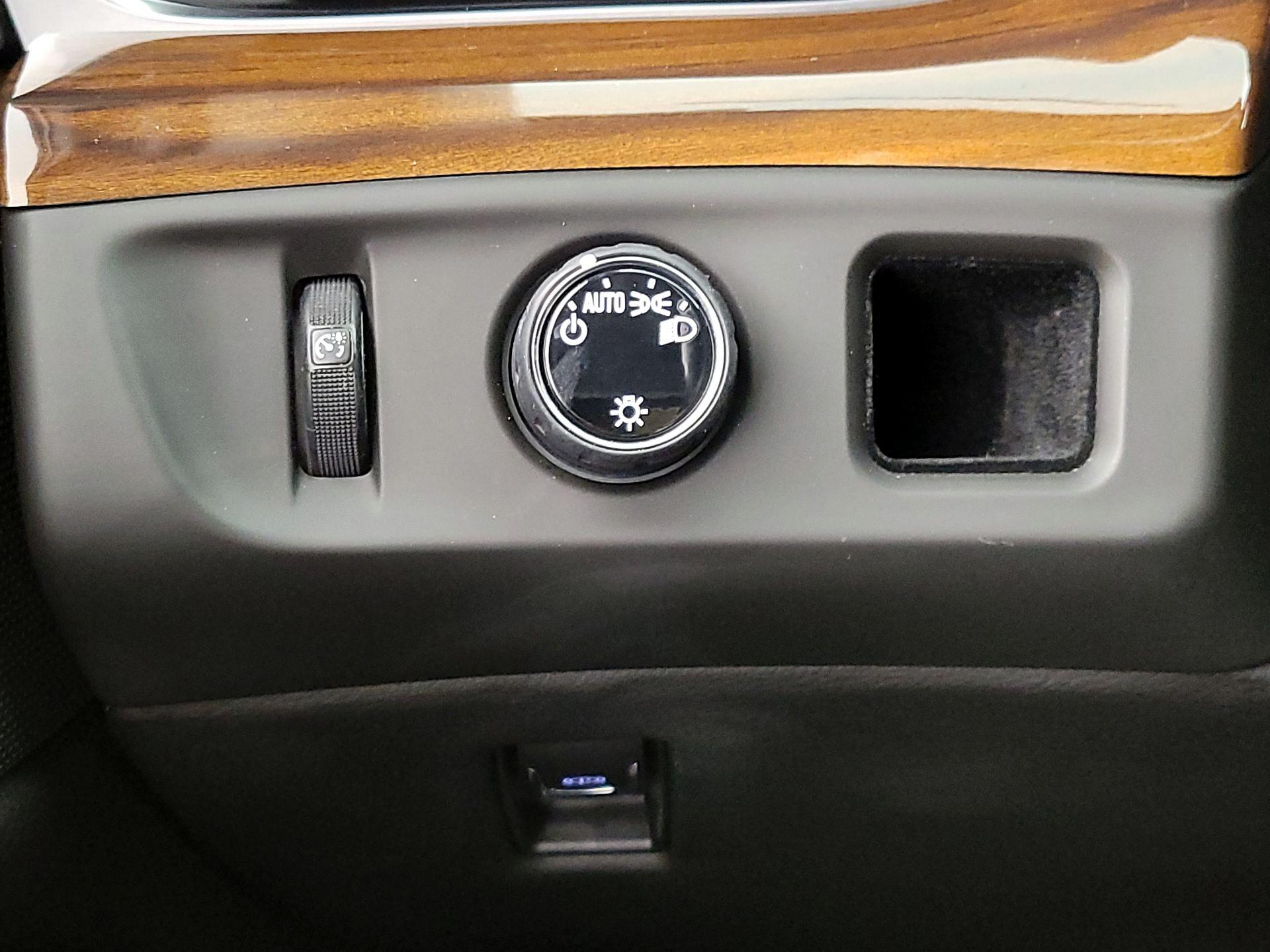 Thumbnail: 2020 Cadillac Escalade - 13