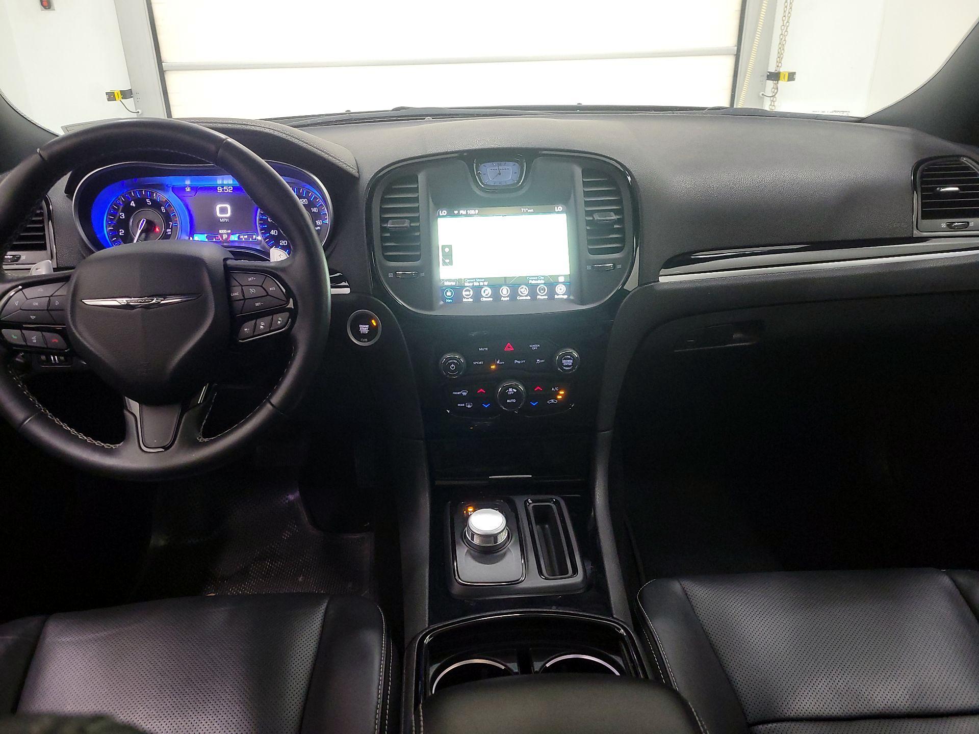 Thumbnail: 2022 Chrysler 300 - 9