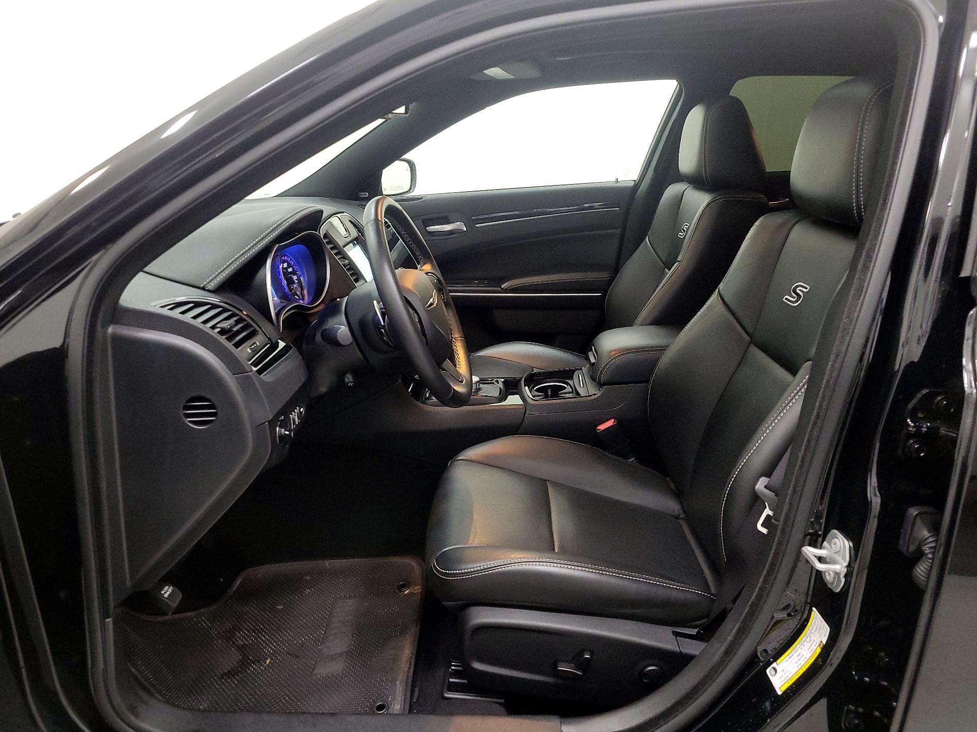 Thumbnail: 2022 Chrysler 300 - 11