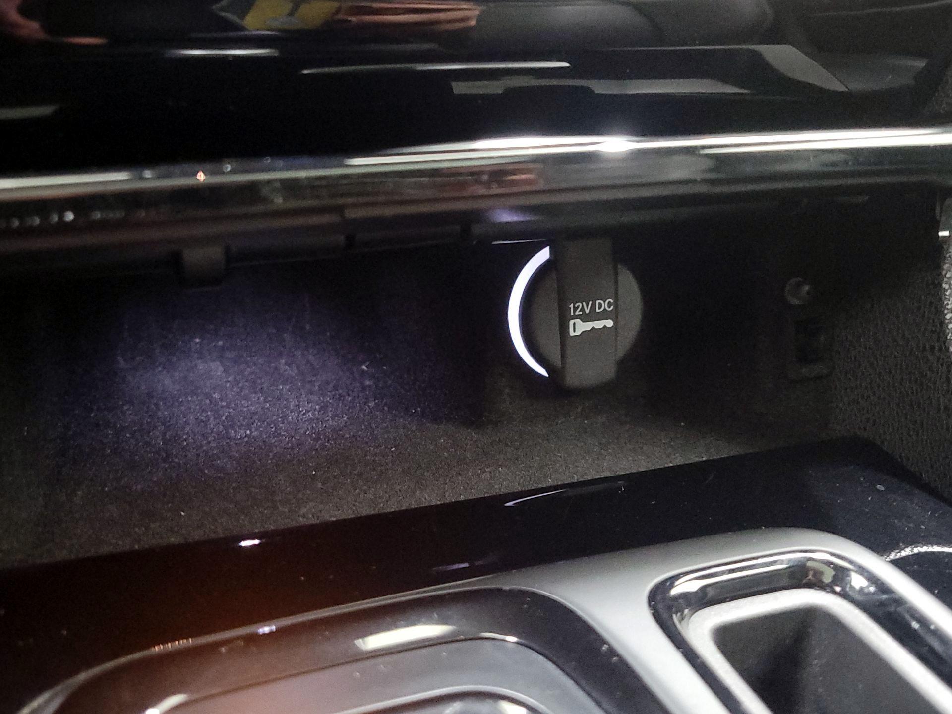 Thumbnail: 2022 Chrysler 300 - 19