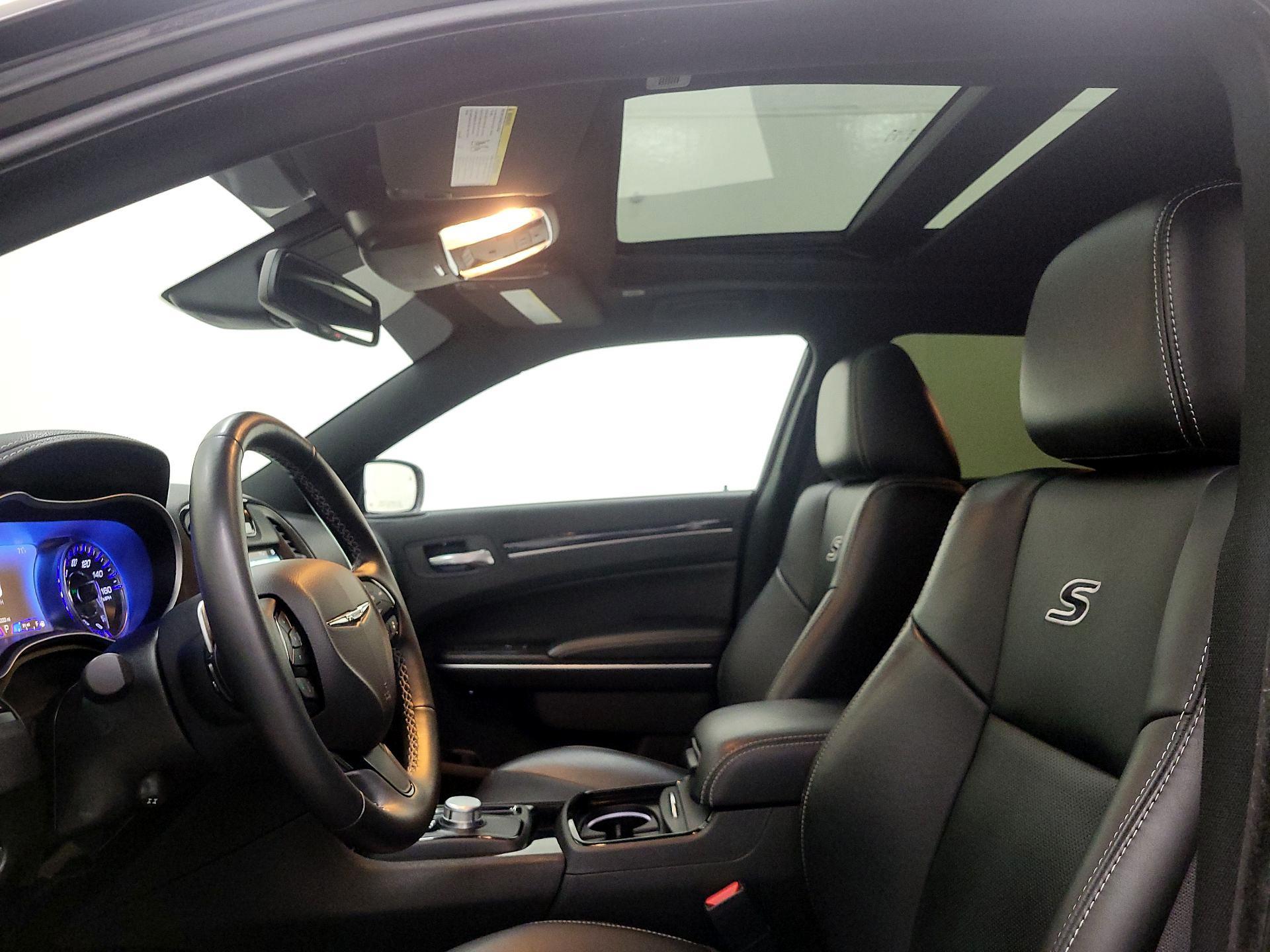 Thumbnail: 2022 Chrysler 300 - 20