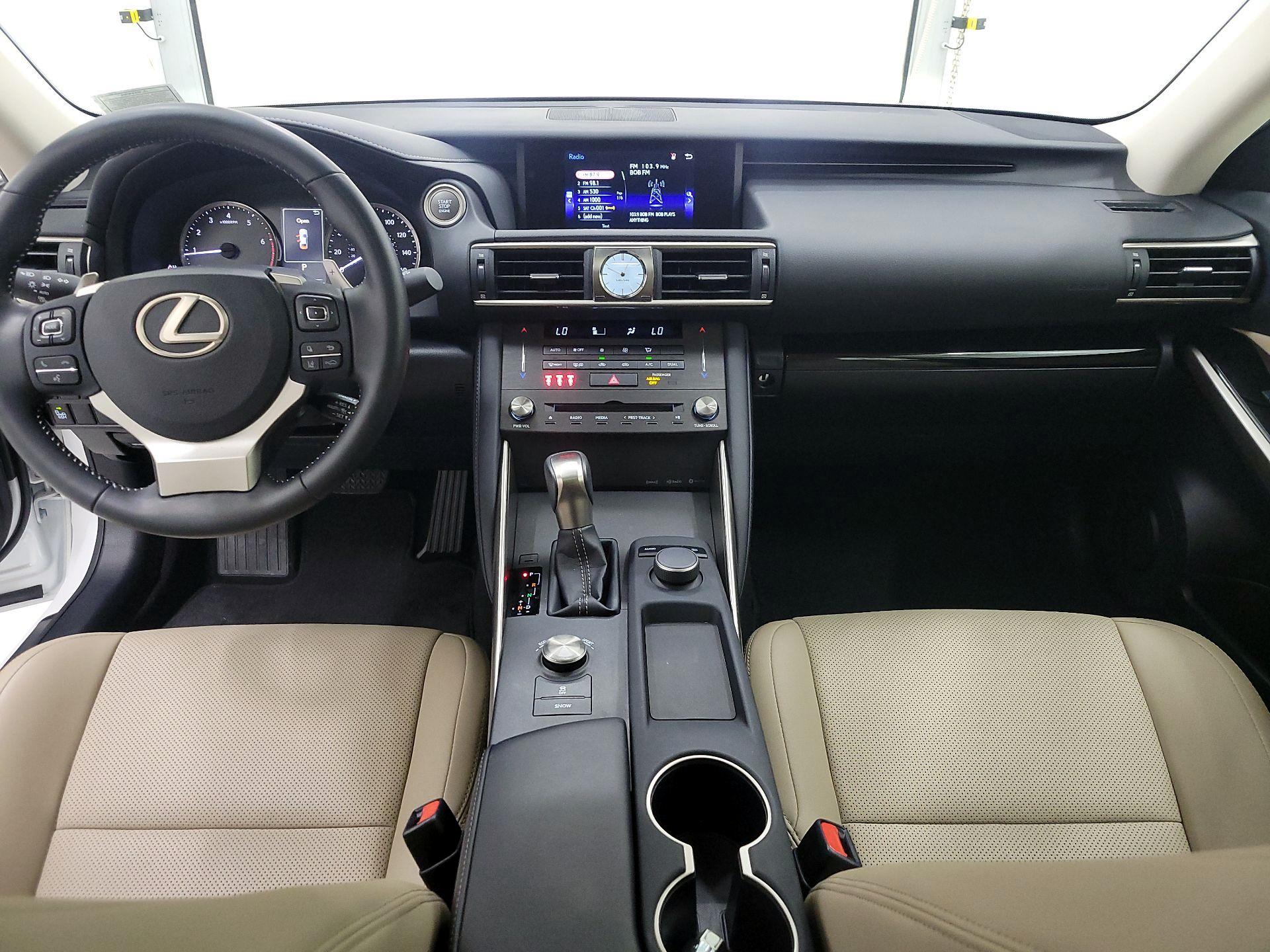 Thumbnail: 2019 Lexus IS - 9