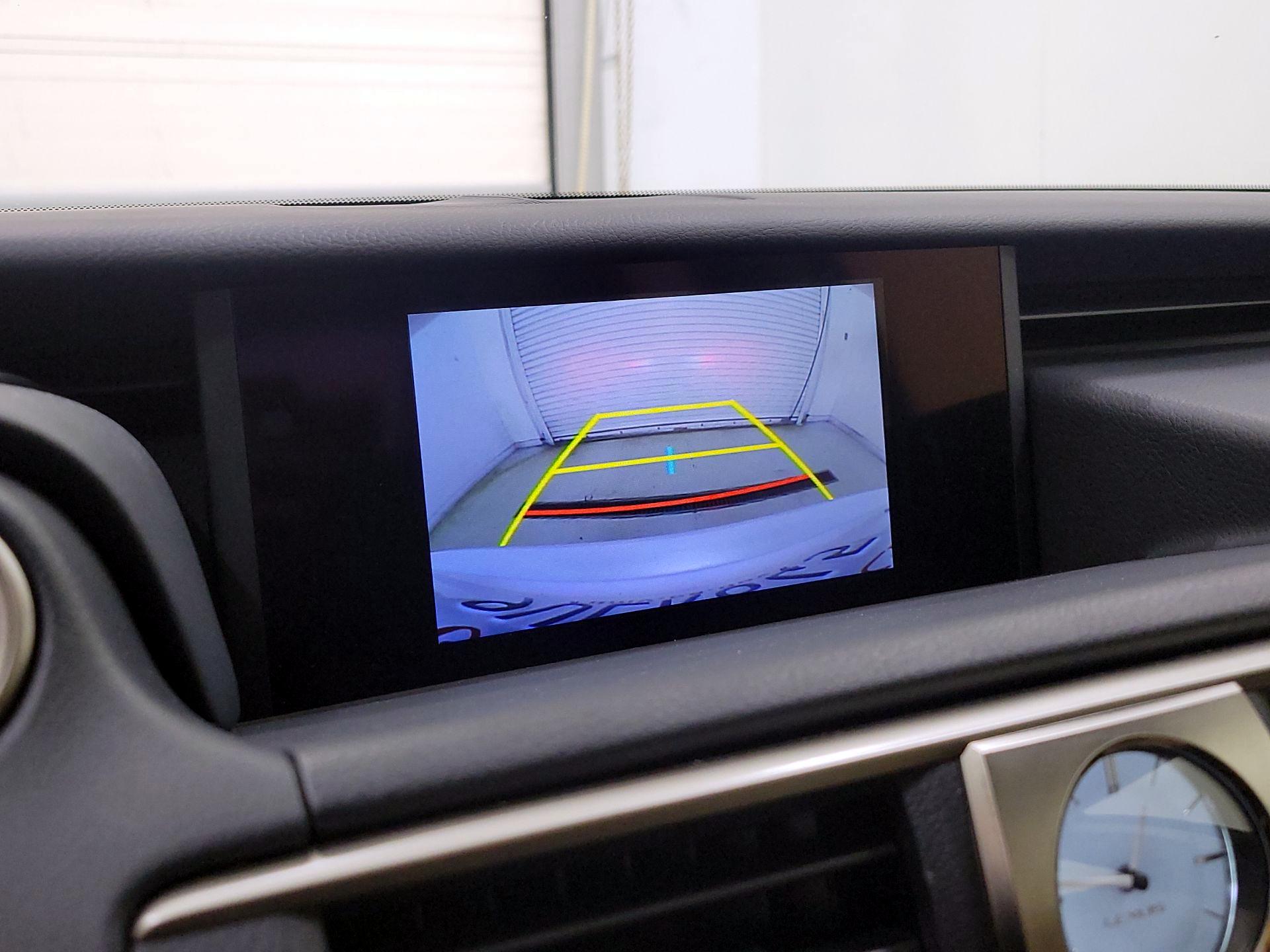 Thumbnail: 2019 Lexus IS - 14