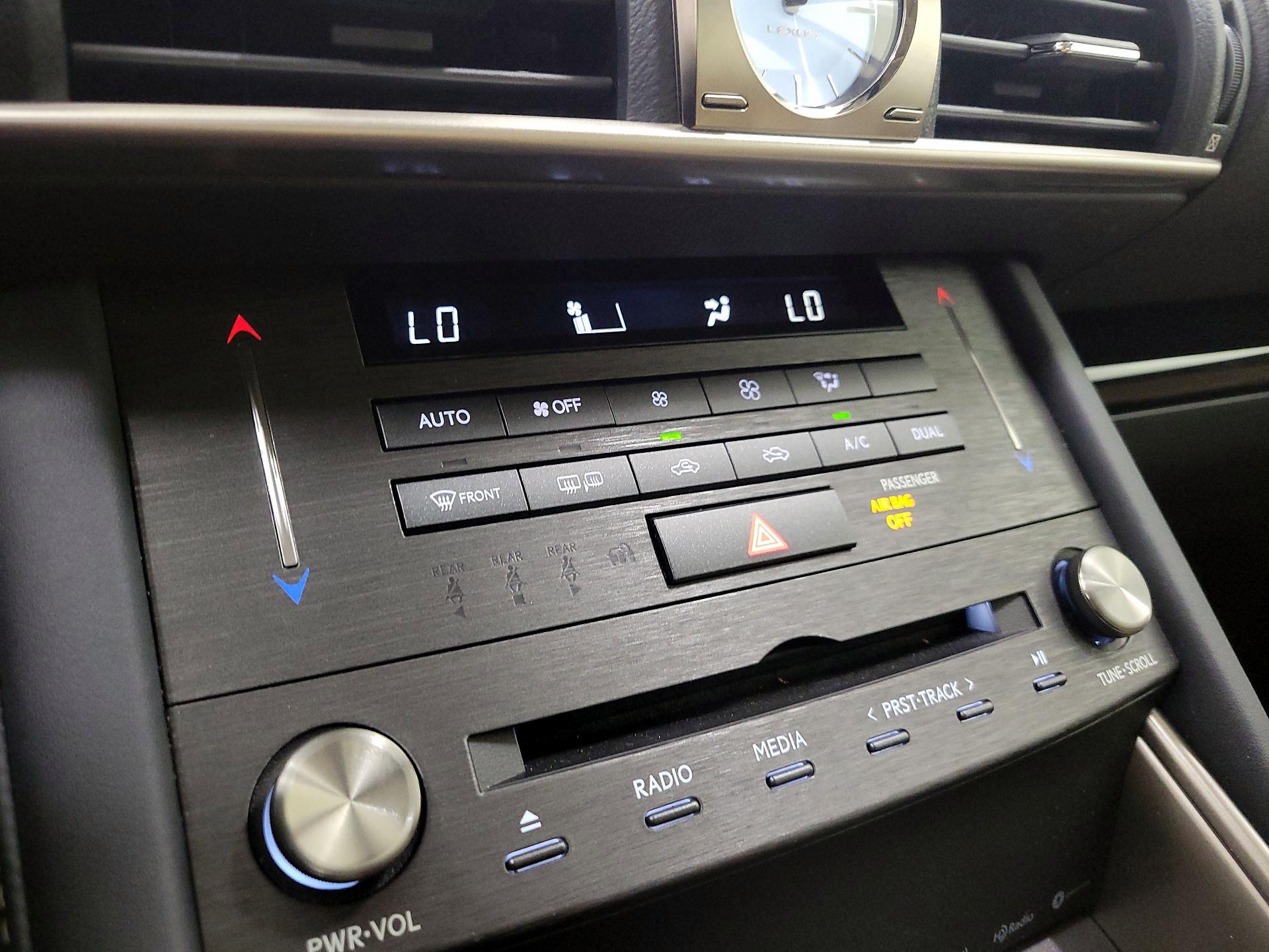 Thumbnail: 2019 Lexus IS - 16