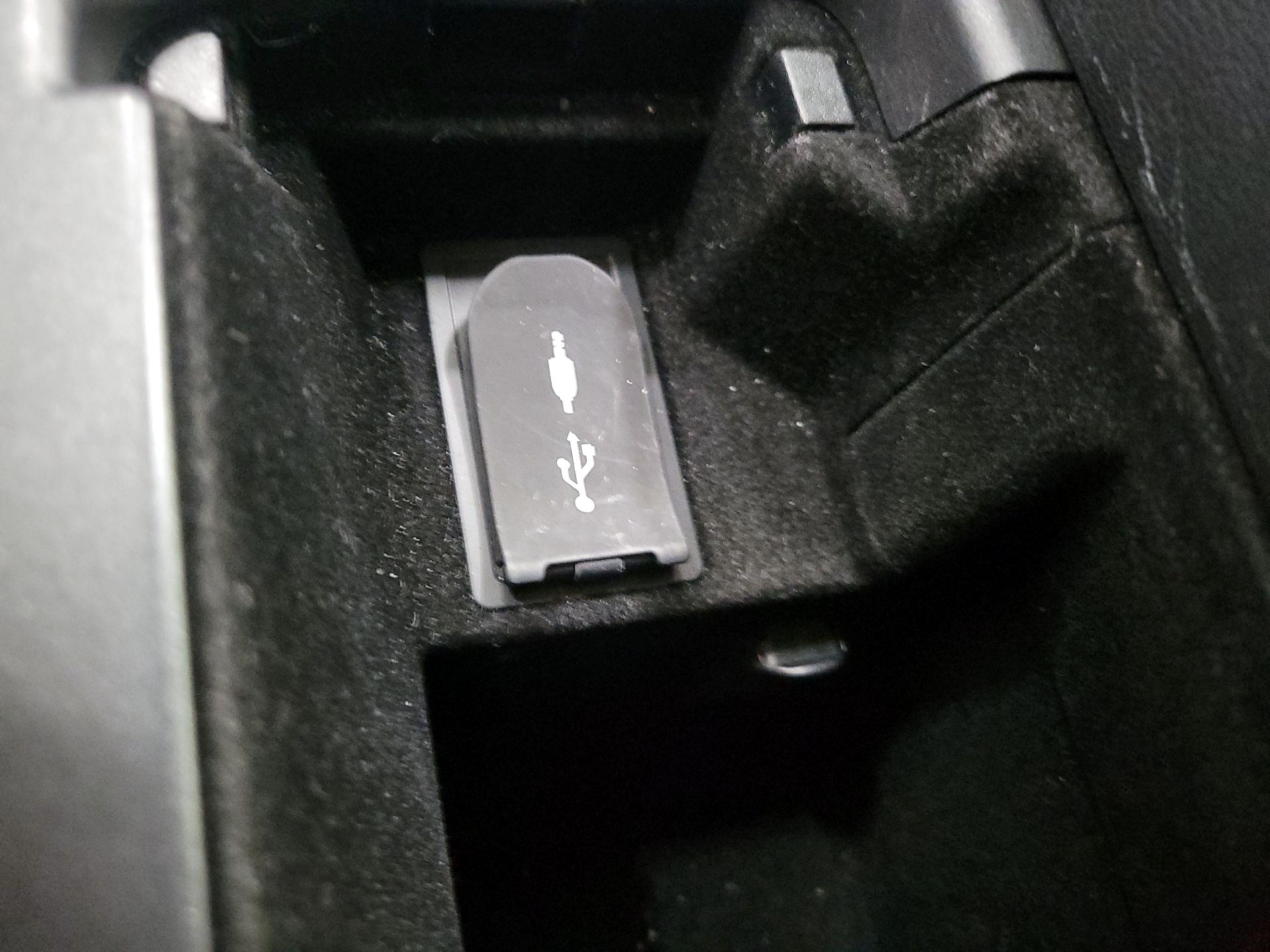 Thumbnail: 2019 Lexus IS - 18