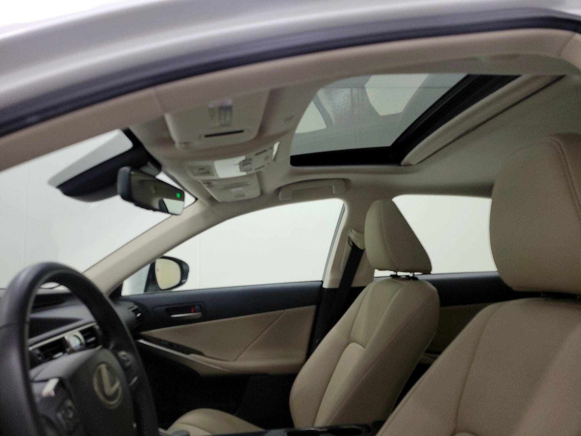 Thumbnail: 2019 Lexus IS - 19