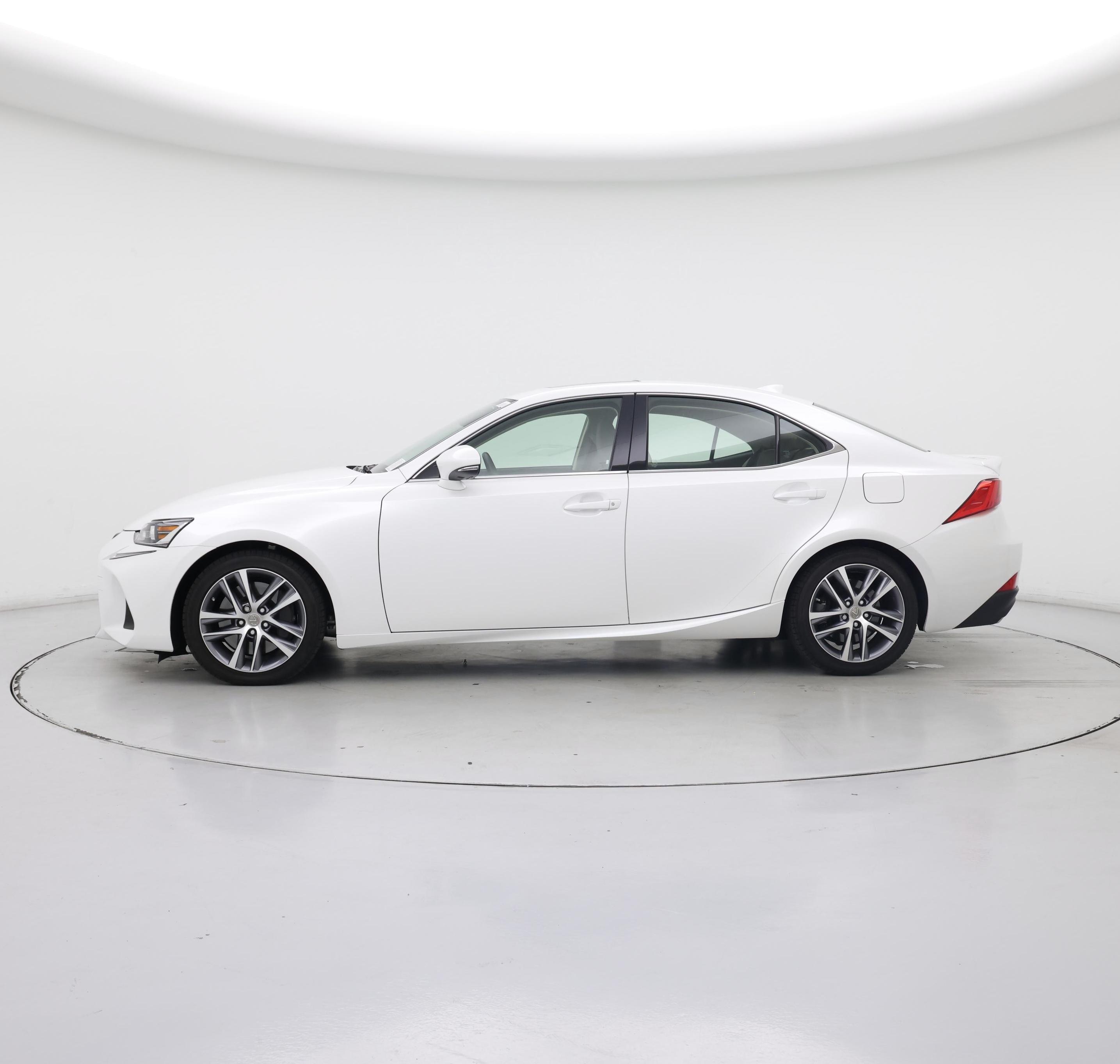 Thumbnail: 2019 Lexus IS - 3