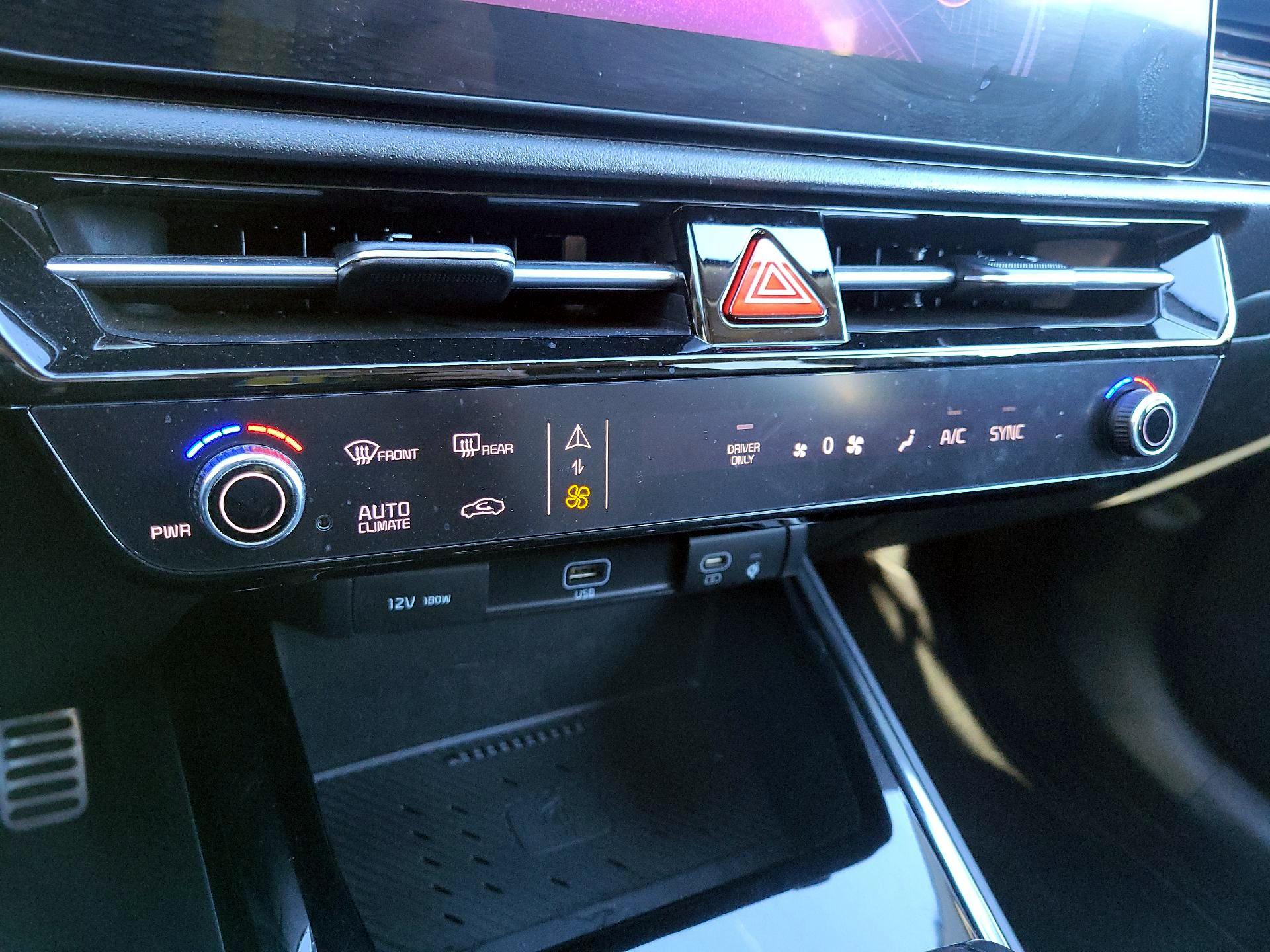 Thumbnail: 2023 Kia Niro - 17